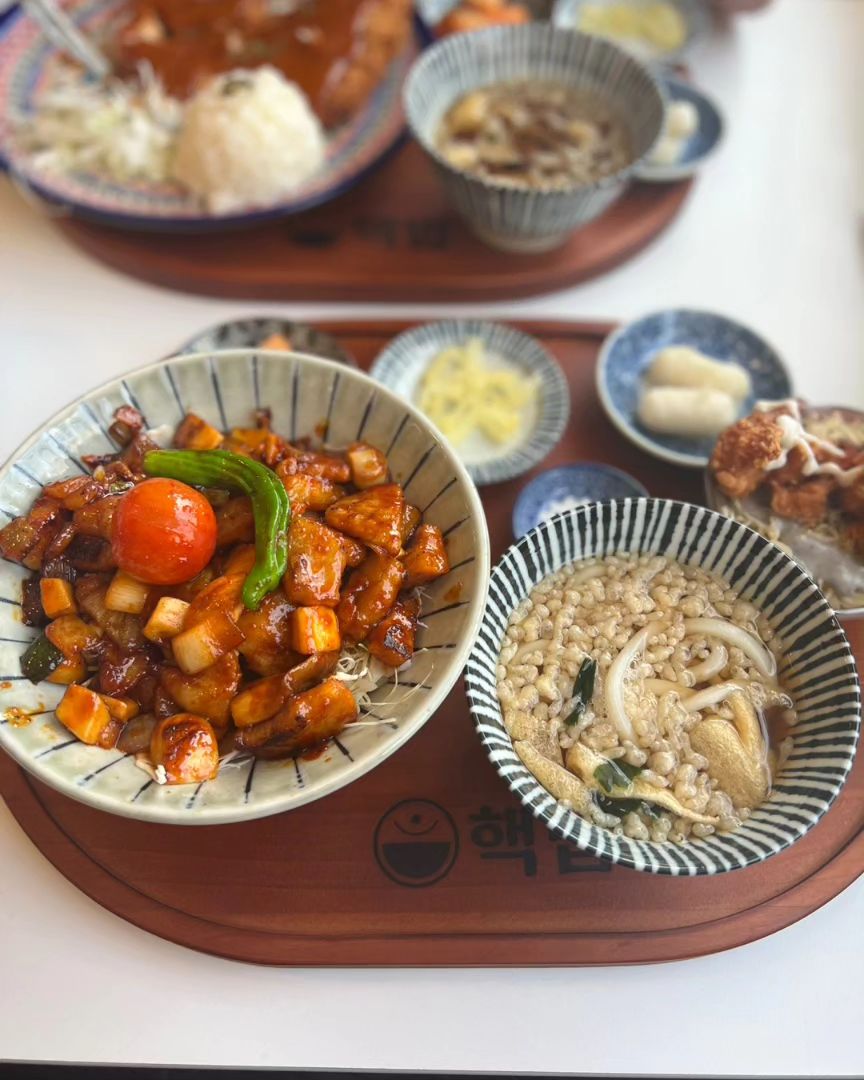 점심으로 즐긴 #항정살덮밥 
#핵밥동덕여대점 에서 
. 
. 
#핵밥 #덮밥 #덮밥맛집 #한그릇요리  #한그릇음식 
#foodie #foodpic #일상 #데일리