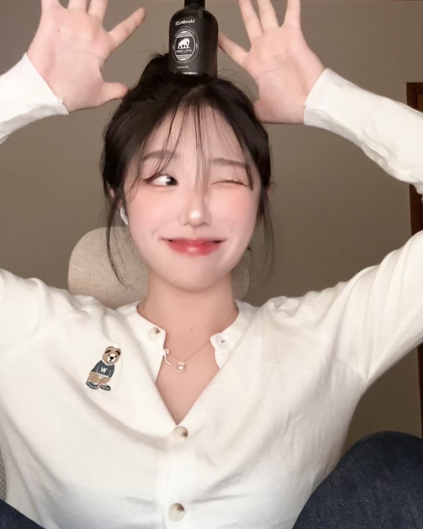 #협찬 #광고 
사바나 섬유향수🏠‼️
포근하고 잔잔한 향으로 호불호없는 향이에요🙈
들고다니기도 편하고 디자인도 이뻐서 선물하기 딱조았어욜ㅇ😍
중성적인향이라고하지만 저는 특히 남자들이 사용했을때 더 잘 어울리는 거 같아요‼️😍