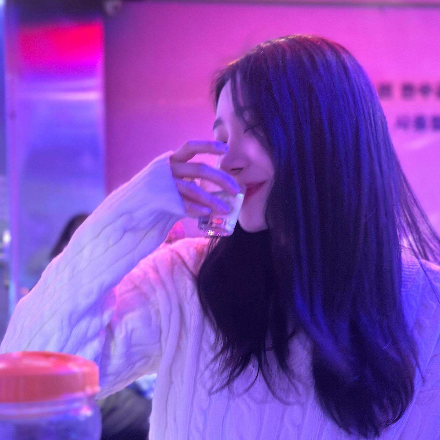 이거 마시면 우리 사귀는 ㄱ ㅓㄷㅏ(•ө•)♡ (주륵..)