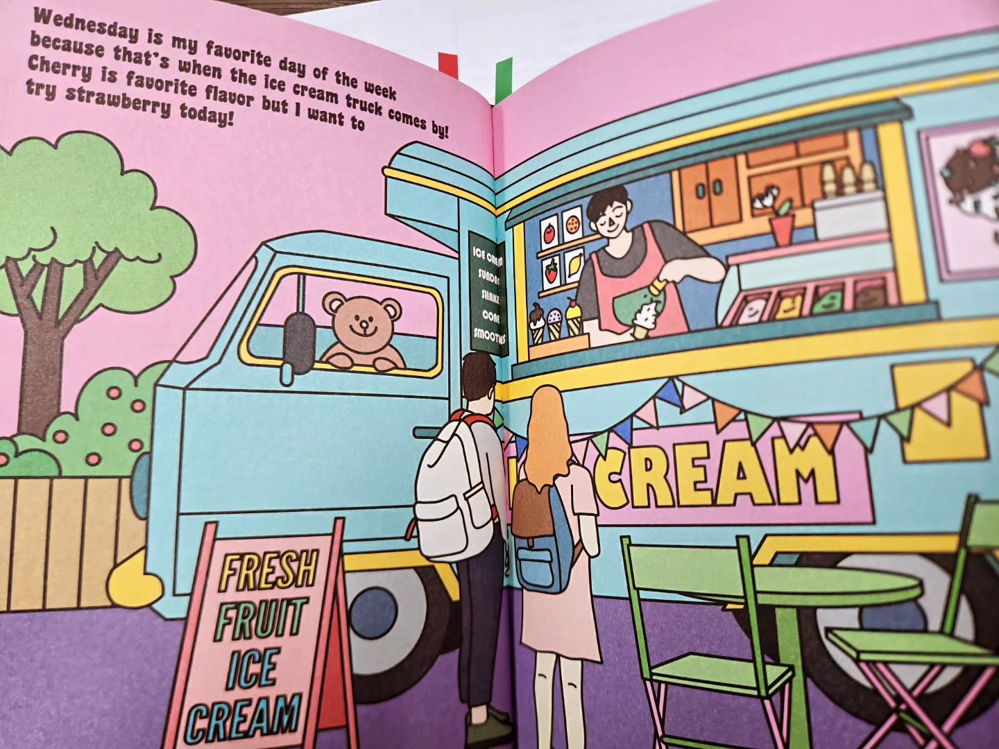 #소중한일상 #wednesdayismyfavoritedayoftheweek #becausethatswhentheicecreamtruckcomesby #cherryisfavoriteflavor #butiwanttotrystrawberrytoday #글귀가귀엽다

엄빠는 주말 낮잠을 취하고 1호와 2호가 싸우다 놀다를 반복한다. 예전에 둘이 싸우면 둘 다 따로 울고 그랬는데. 많이 씩씩해진건가?

블럭으로 워터파크를 만들었다면서 가져온다. 
그러다 엄마 아기 놀이를 하자고 하고 서로 엄마를 하고 싶다고 하다가 가위바위보 해서 결정하자고. 평소에 뒤돌아서 가위바위보 하라는 엄마의 말을 모방한건지 옆으로 가위바위보를 하자고 한다ㅎㅎ

2호가 이기니 1호가 언니 잘못해서 다시 하자고 한다. 1호가 또 졌다. 1호가 그냥 다시 하자고 한다. 또 졌다ㅋ 세번째 져서 할 말이 없는지 2호를 설득하기 시작! 

👧1 : 언니 이야기 좀 들어봐. 너 그동안 엄마 많이 했으니깐 이번에는 내가 할께.
👧2 : 가위바위보 다시 하자.

드디어 1호가 승리👏👏 드디어 엄마 아기 놀이 시작. 그렇게 어렵게 이겨놓고 몇 분안에 선생님 놀이로 바뀌고 인형놀이로 바뀌는 즐거운 세상🎠🎈

엄마의 하루. 일상도 반짝반짝 빛나면 좋겠다.

i인 저는 주말내내 집에 있어서 행복했습니다💕
다음주도 화이팅🫶

#슬기로운직장생활에대한고민 #둘이잘논다 #4시간도끄덕없는 #먹을것만챙겨주면되는ㅎㅎ #다키웠네 #엄마보람차다 #연년생키울때 #엉엉이였는데 #키우니뿌듯 #나만직장생활잘하면될듯 #주말마무리 #아이들이많이컸다 #유치원생활도잘해줘서고마워❤️ #관점 #역행자🩷