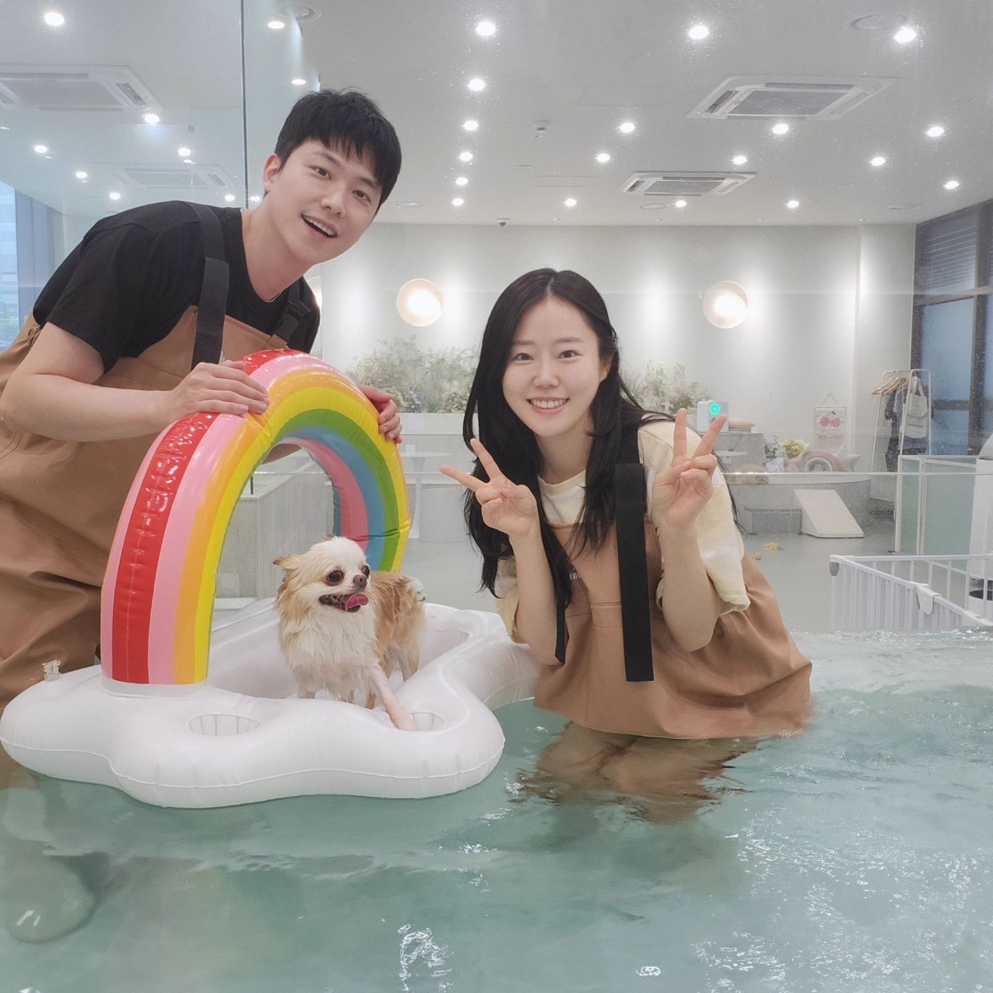 울 순금이 개헤엄 잘치네🥳🥳
애기때는 몬하더니 언제 일케 커서
파닥파닥 수영하니~?👏👏👏
good girl😍🩷
puregold0405 gogood10

#하남애견수영장 #하남애견카페 #애견수영장 #하남강아지카페 #강아지카페