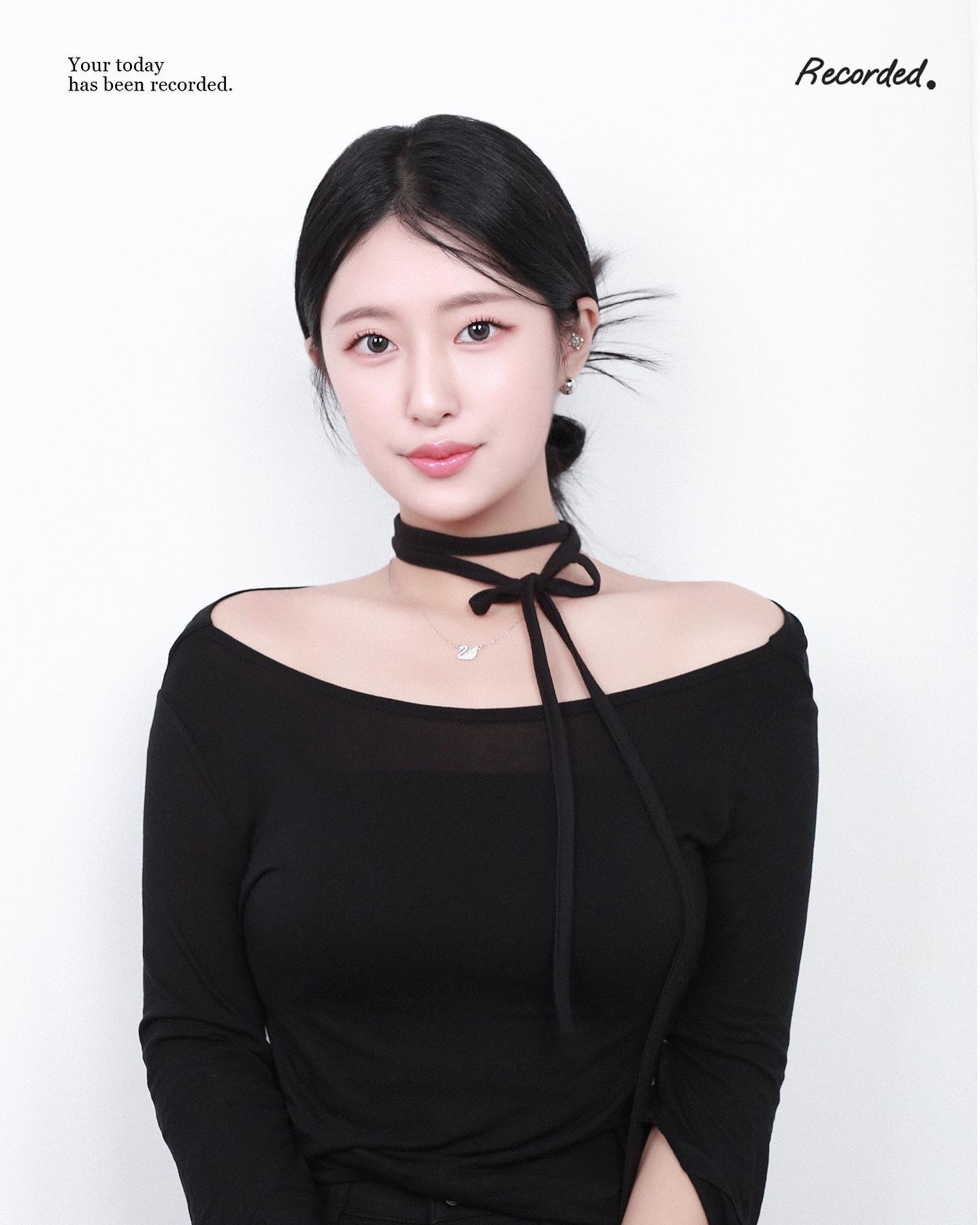 레코디드 건대점🖤⚡️ 예쁜사진 감사합니다🥰
#레코디드 #증명사진 #셀프증명사진 #셀프사진관 #프로필사진 #건대증명사진#건대프로필 #성수프로필
