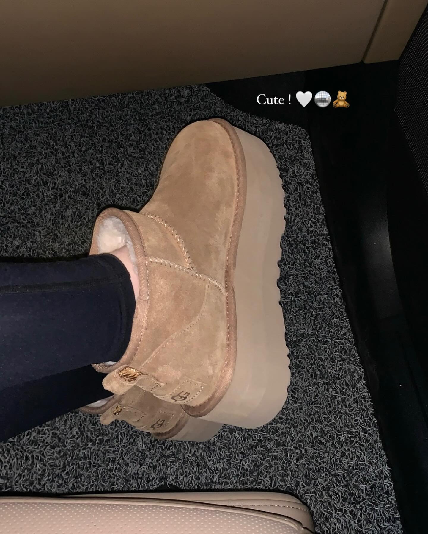 어그 개시🤍🪩🧸 (+11.zip)

#어그 #어그부츠 #어그코디 #uggboots #ugg #겨울코디 #겨울여행 #겨울 #winter #winterfashion #어그부츠코디