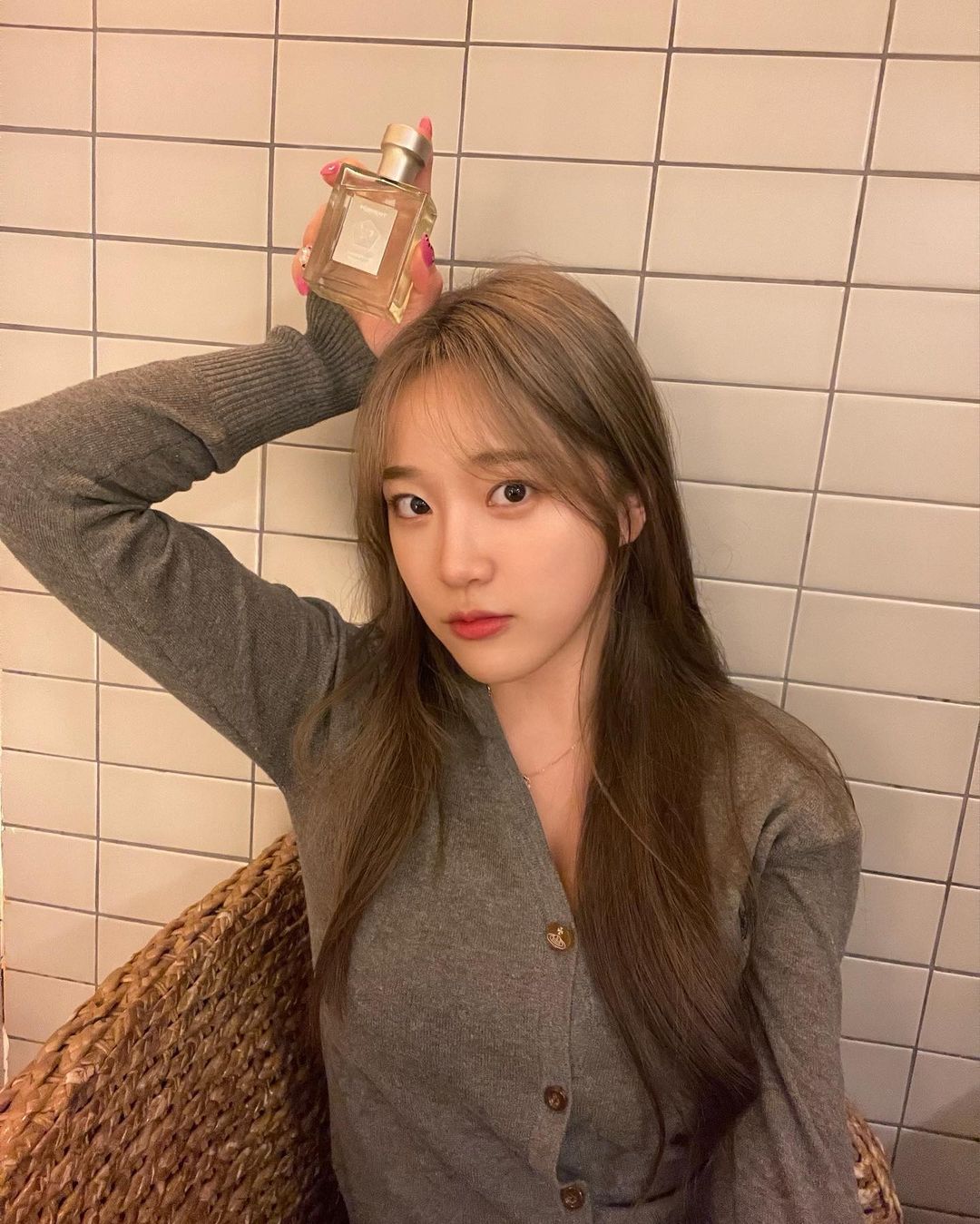 김바다ღ on Instagram: "#광고#포맨트 바질 먹지말고 향에 양보하세용🍃 최고급 에센셜 오일을 조합한 건 또 어떻게 알아보고 ,, 저 향수 뺏겼습니다🥹 친구 둘이서 서로 가지고싶다