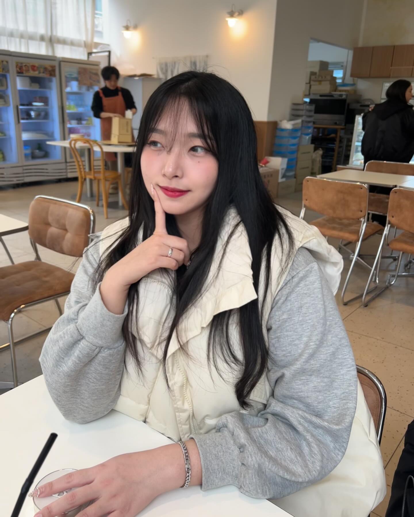 나 머리 많이 길렀지 !!