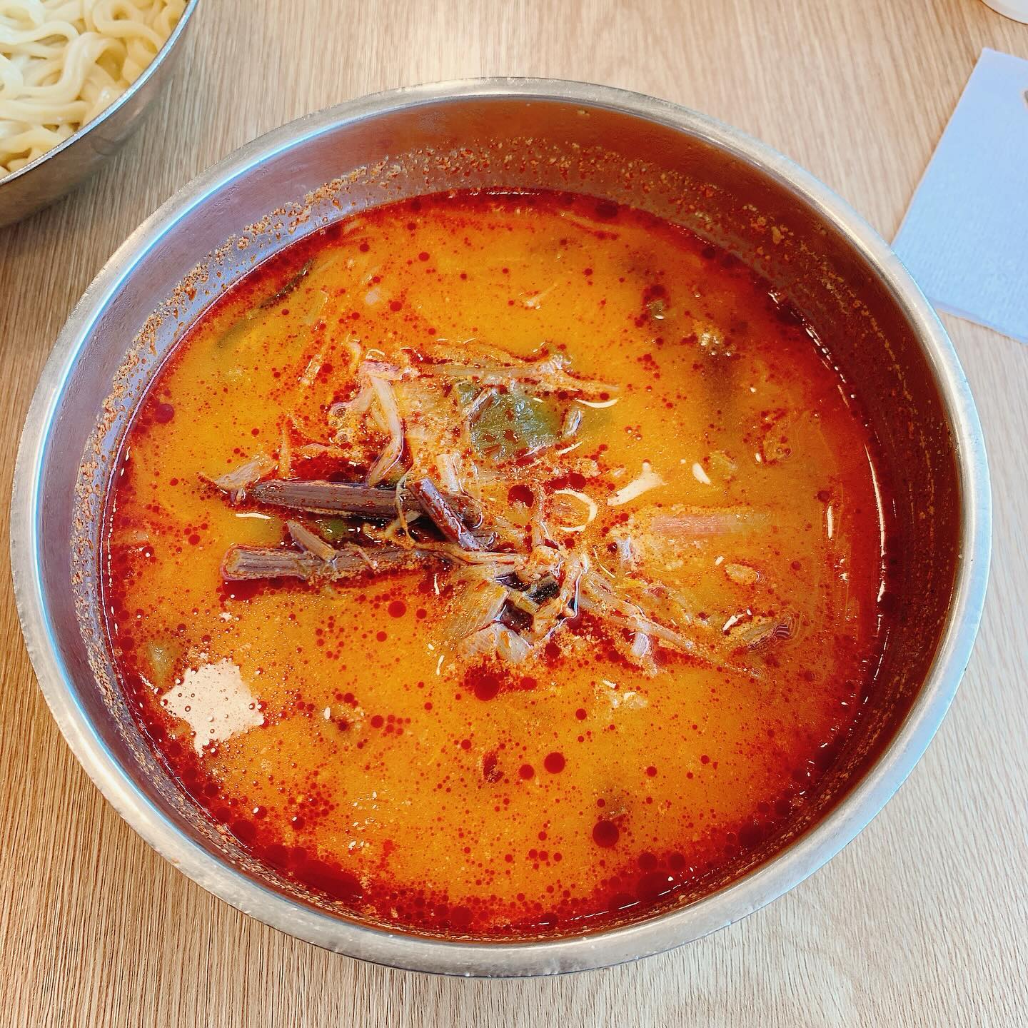 동동국수 짱맛있눈데 코막혀서 맛1도 못느끼고옴🥲🥲
다음에 또 가자유 청양육칼 최고😍