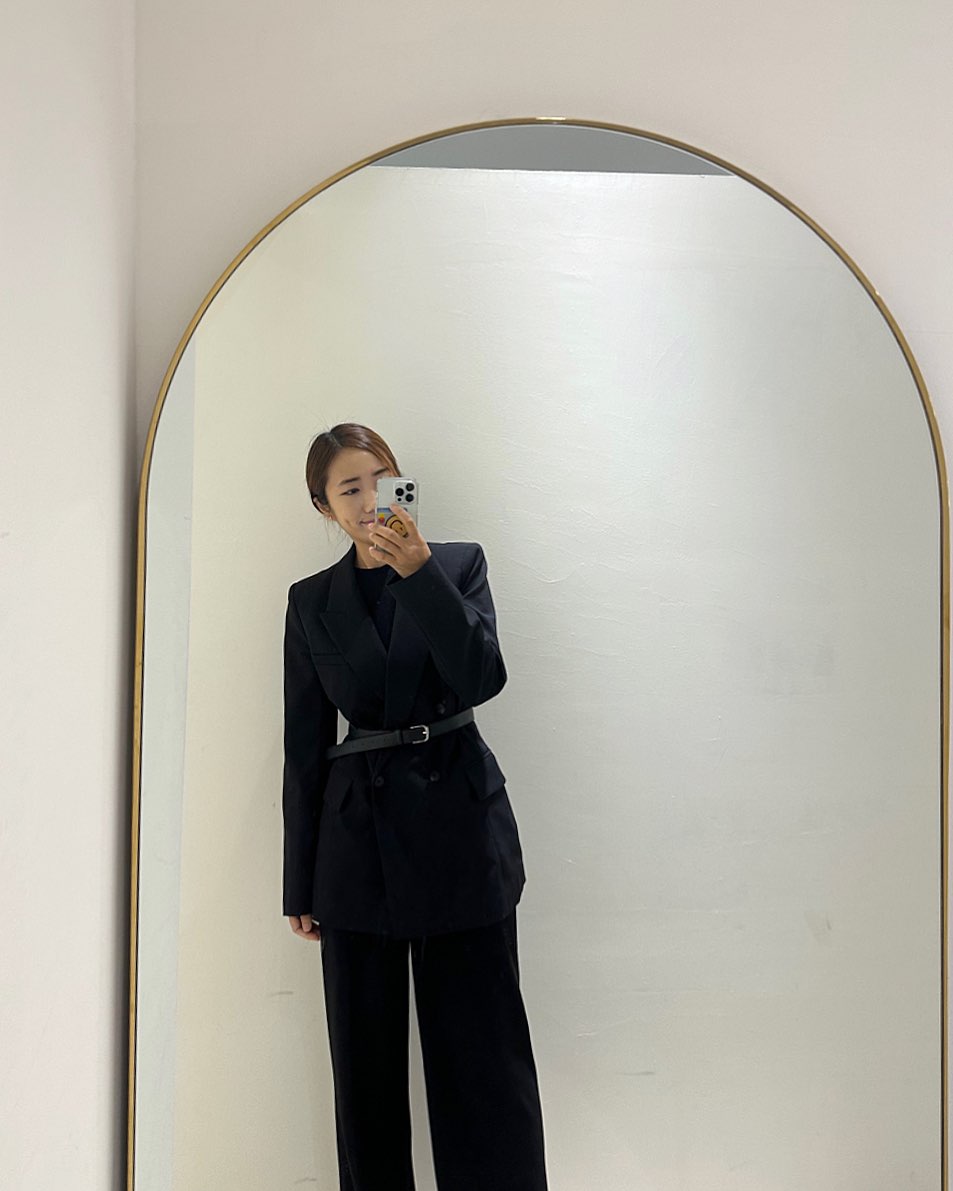#➿

대학교는 다들 경산에서 다녔지만,
지금은 전국 곳곳에 살고 있는 대학교 동기들,
누가 결혼을 해야만 얼굴을 볼수 있구나,
가끔 만나도 힘이 되는 친구들, 또만나🖤
.
.
.
.
.
#보는사람마다살이빠졌다네#저는늘유지중입니다#대학교동기들#추카포카#주말스타그램#자유부인#결혼전친구들을만나야#진짜나를찾은느낌#형제맘#나쁘지않음#나자신을잊지말자#또만나#영남대학교#생활제품디자인과#산업디자인과#디자인학부#영대미대