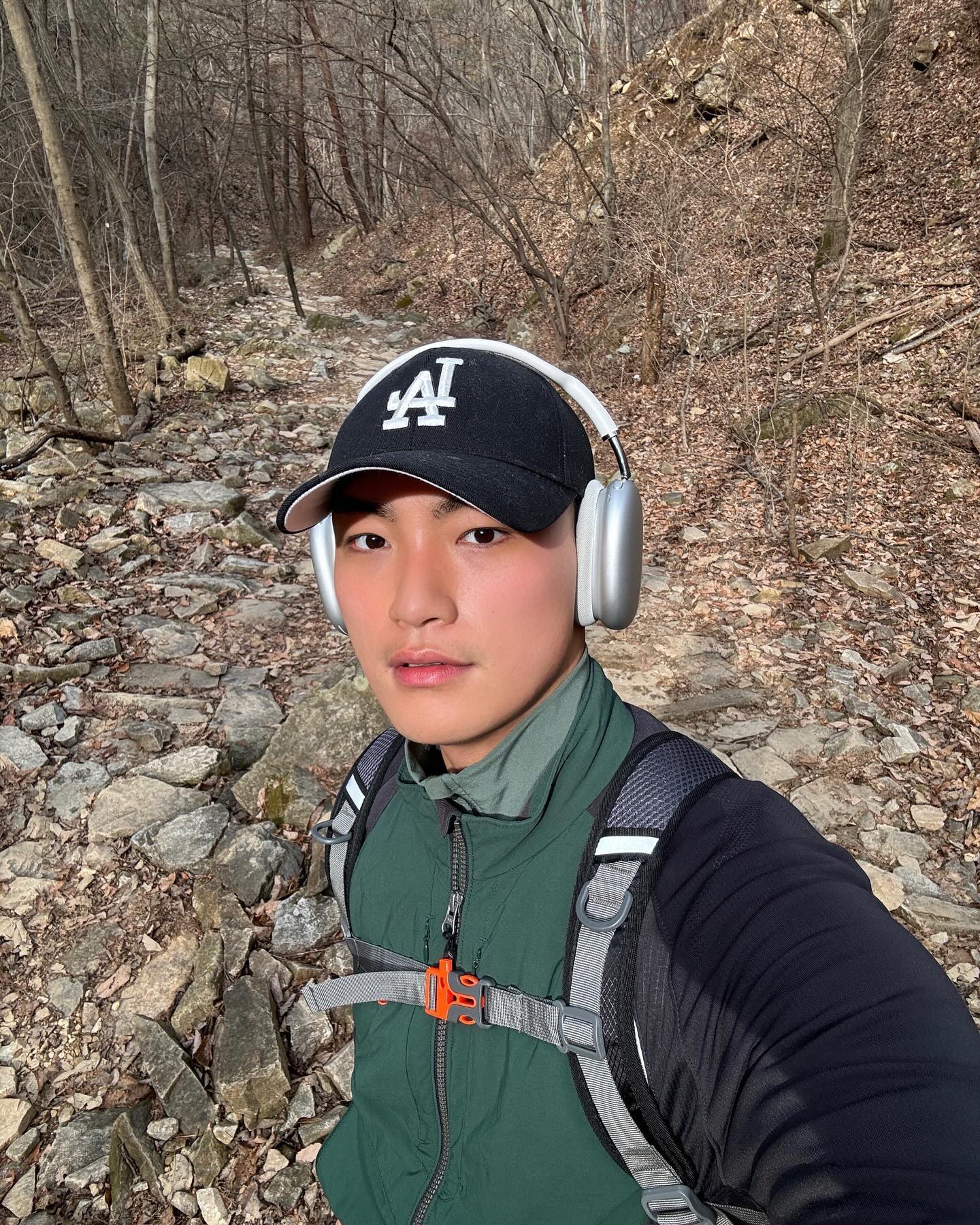 얼떨결 오전 등산 정상찍기 완료🏞️