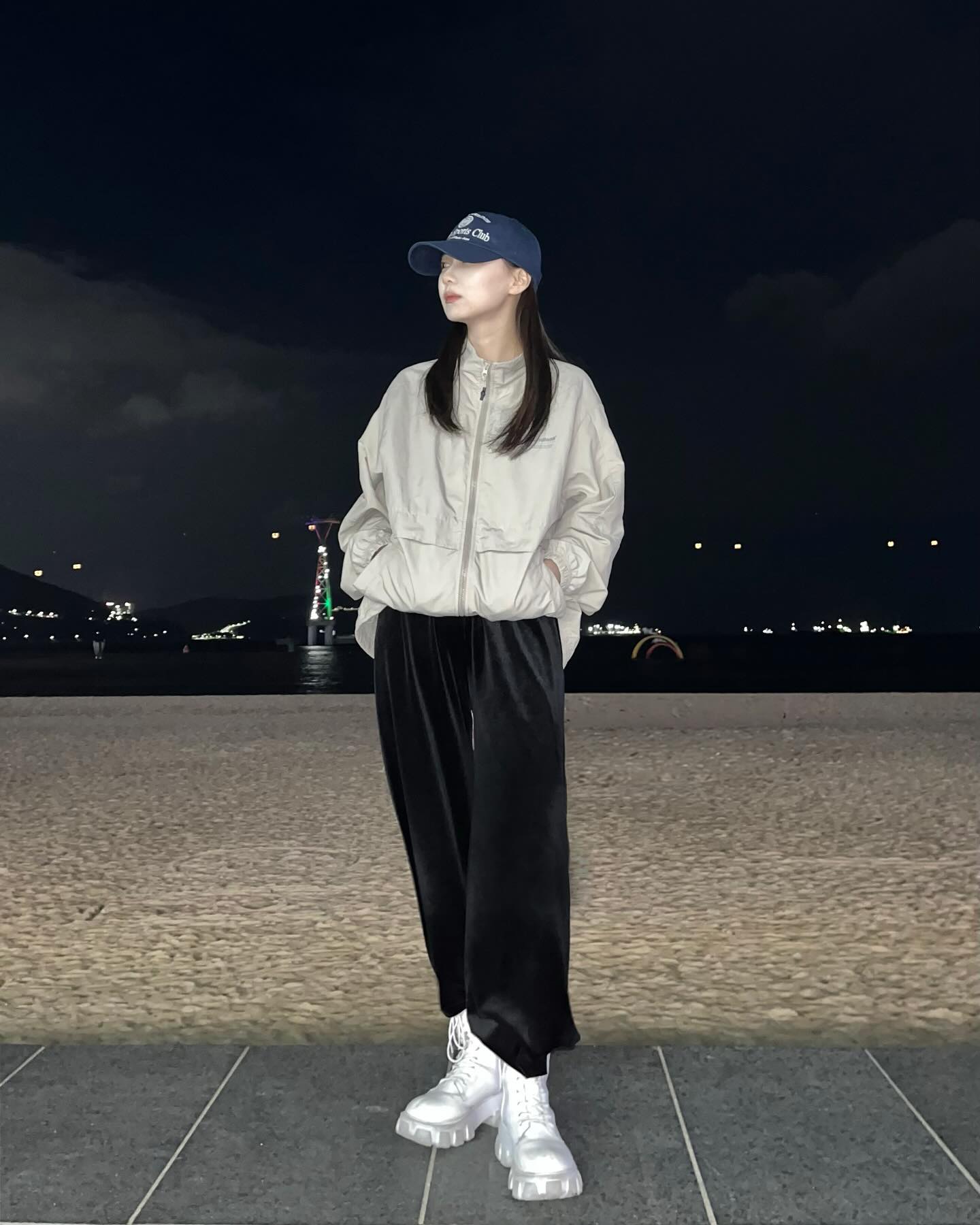 머리 식힐 때 바닷가 산책🏃🌊

mavrk_official_ 
mavrk_maverick 
M-30 스포츠클럽 볼캡

두상을 감싸는 깊고 창이 긴 핏으로 소두되기
100% 순면 코튼 드릴 원단으로 제작해서 내구성이 좋고
색감도 예쁜 클래식 베이스볼 캡 스타일의 볼캡 
예쁘기도 예쁘지만 편안한 착용감에 자꾸 손이 가네요💭

오늘도 고생하셨어요 굿나잇!

#매버릭 #mavrk #오늘도매버릭 #ootd #볼캡 #볼캡추천 #무신사 #29cm #스트릿웨어 #짐웨어 #스포츠웨어 #애슬레저룩