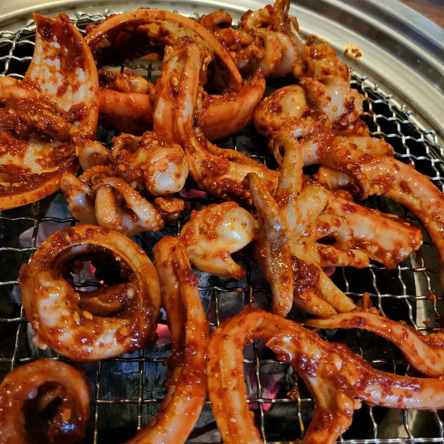 #협찬 #봉은사역맛집
코엑스앞 으악새~
꼼장어에 소주한잔 캬~~♡
계란찜은 서비스로 나오네요
사장님 넘 재밌으세요 쭈꾸미, 꼼장어, 닭발
종류별로 다 먹어봤네요
넘 맛있어서
소주세병~~❤️
봉은사역에서 나와서 직진만 하면되서 찾기 무지 쉽네요
.
20년 전통!! 역시 다릅니당~
이번에 청담에서 봉은사 근처로 이사했어요
발렛비 무료~~
.
#봉은사맛집 #삼성동맛집 #삼성동회식 #봉은사역회식 #봉은사역쭈꾸미 #봉은사쭈꾸미 #삼성동꼼장어 #꼼장어 #제주은갈치구이 #제주은갈치조림 #단독룸 #단체회식 #발렛비무료