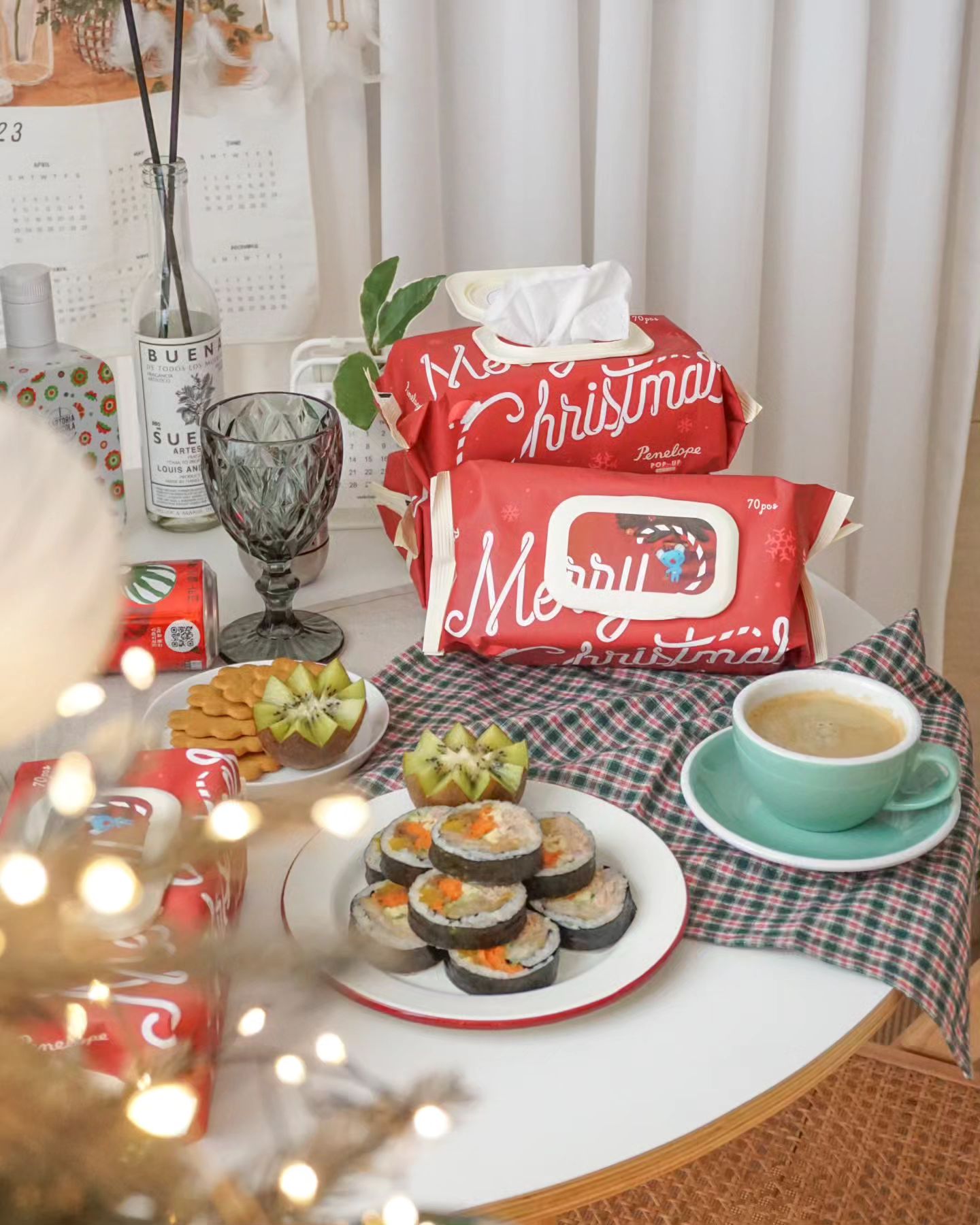 #협찬 크리스마스 에디션은 못 참징🎄
페넬로페가 넘넘 예쁜 크리스마스 에디션을 출시해서 만나보았어요♥

크리스마스 갬성 물씬! 가득 담아낸 패키지로 홈파티에서도 안성맞춤 물티슈인데요.

NEW 쉐라하트 원단으로 정말 부드럽게 사용할 수 있었고요.
에어 엠보싱 볼륨감도 넘넘 좋더라고요.

페넬로페 원단은 안티몬(*발암성물질)프리 테스트를 완료한 유아 전용 원단만을 사용해 안심하고 사용할 수 있을 거 같아요!

#페넬로페 #물티슈 #크리스마스에디션 #페넬로페크리스마스에디션 #2023크리스마스에디션 #리미티드에디션 #물티슈추천 #아기물티슈 #홈파티 #홈파티물티슈 #크리스마스물티슈