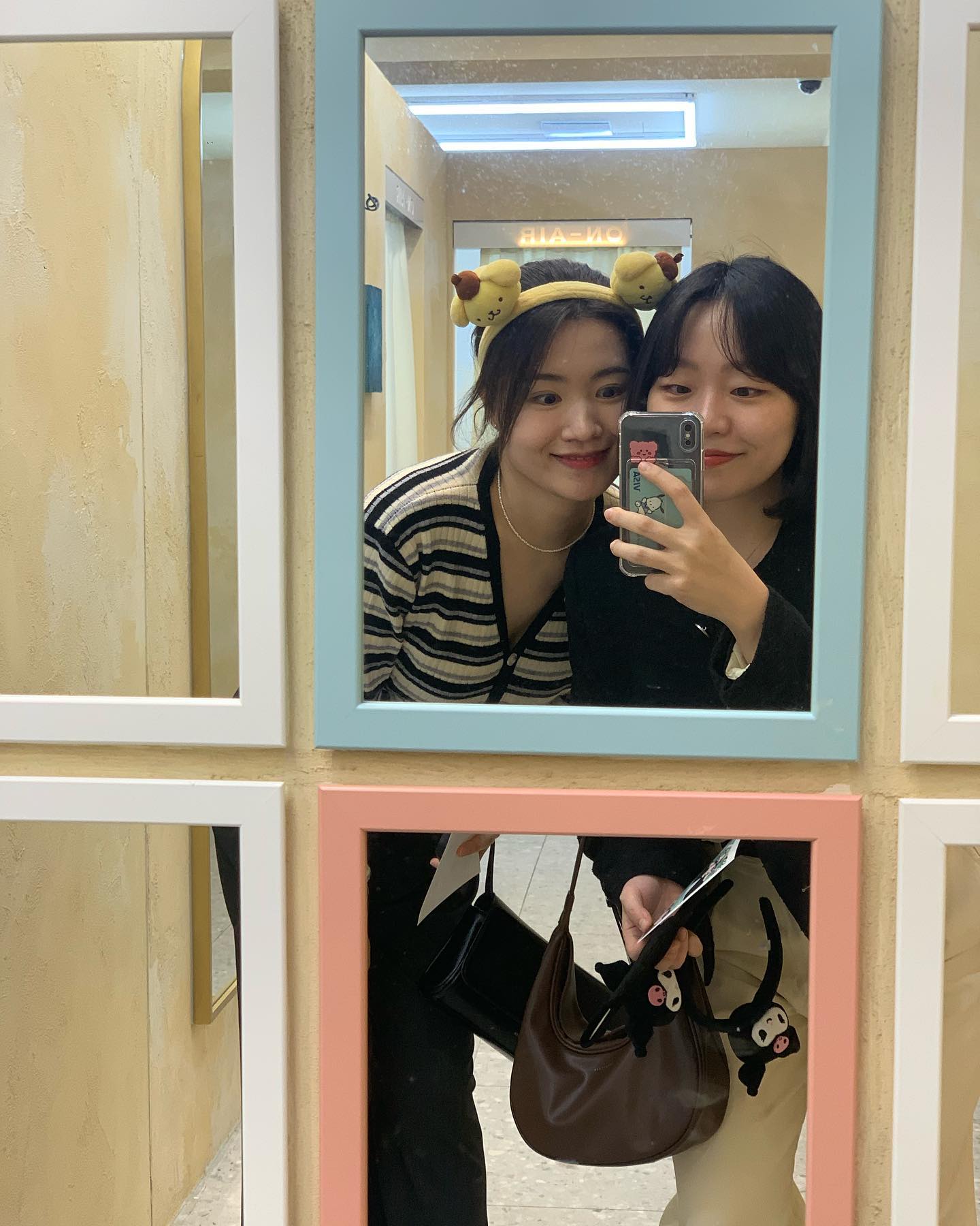 오랜만에 만나도 좋네욤🩶🤎