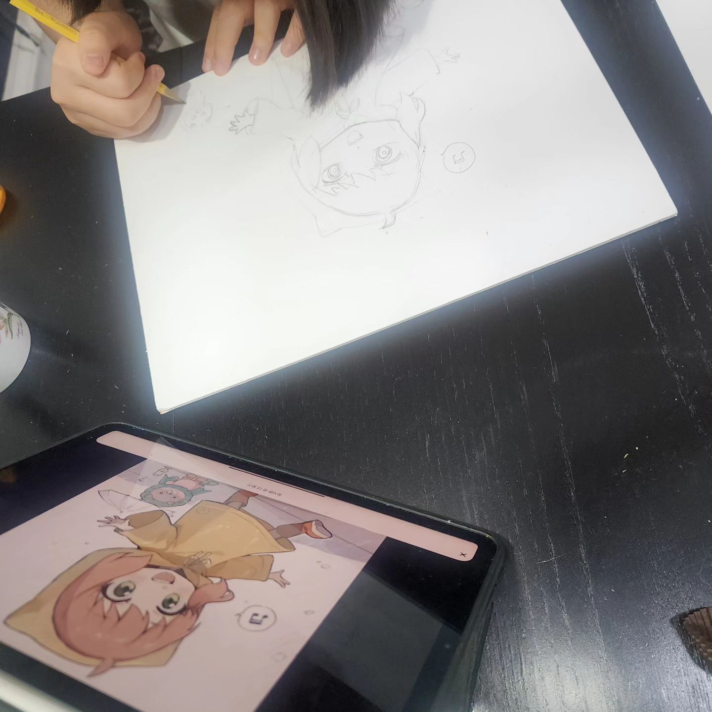 울 세상에서 잴 예쁘고  사랑스러운 딸들
홈 스쿨 미술수업중
얼굴 그리는거 눈그리는거 하나하나
열심히 배우는중 
오늘은 스케치만
담시간엔 우리 예쁘게 칠해보장^^
#홈스쿨
#일상_그램 
#오늘기록