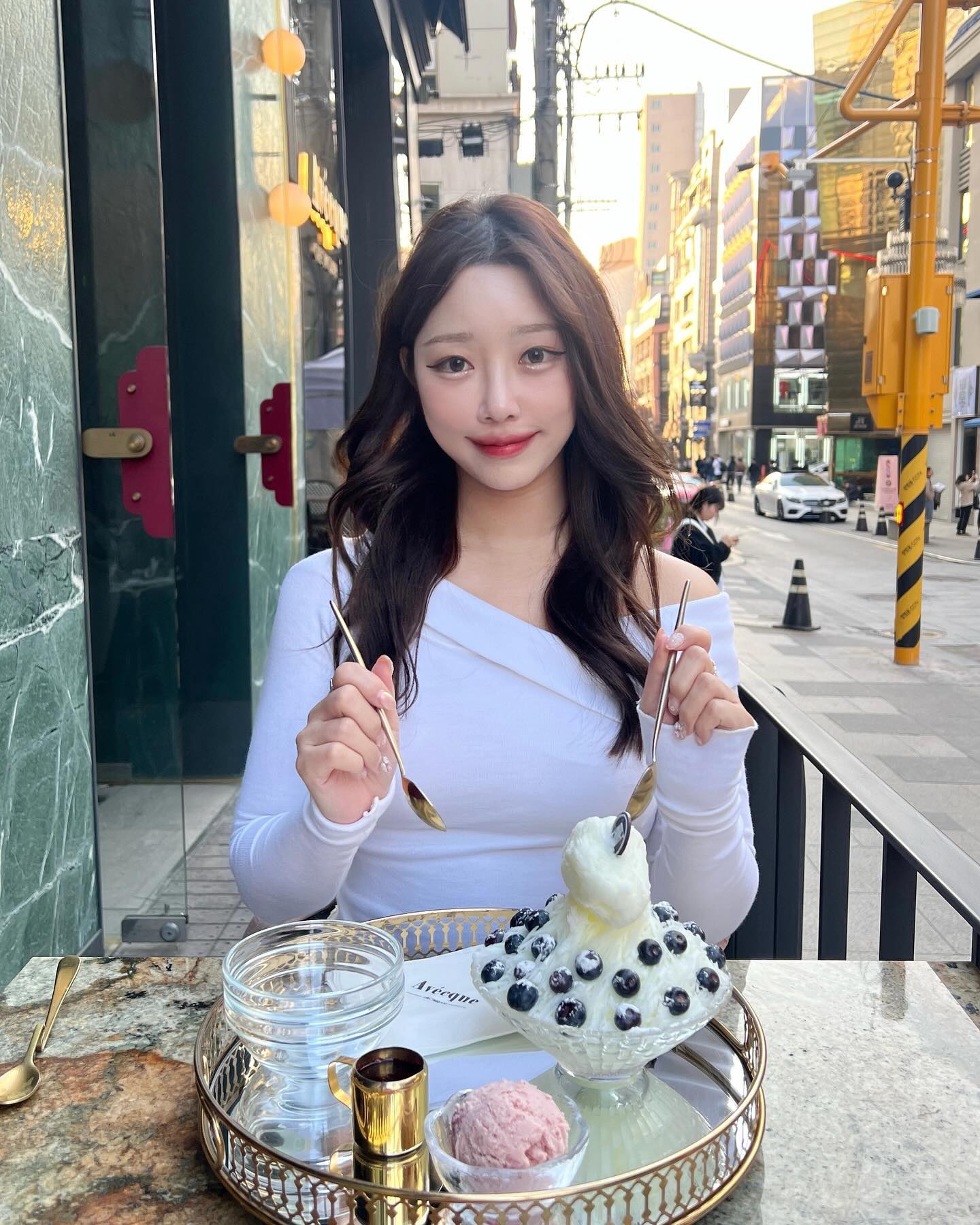 어제 친구의 친구들이랑 새롭게 알게 되고 
엄청 오랜만에 배 찢어지게 웃구 재밌게 놀았다❣️
봄이 와서 쪼와🧚🏻‍♀️🌷😊

#아베크청담 #압구정핫플 #압구정빙수