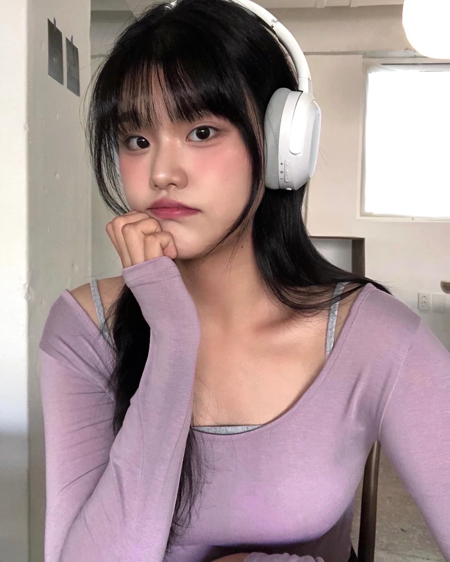 인스타에서 유해물로 삭제시켜서.. 다시 올림니다..
내 얼굴이.. 유해물이야..?