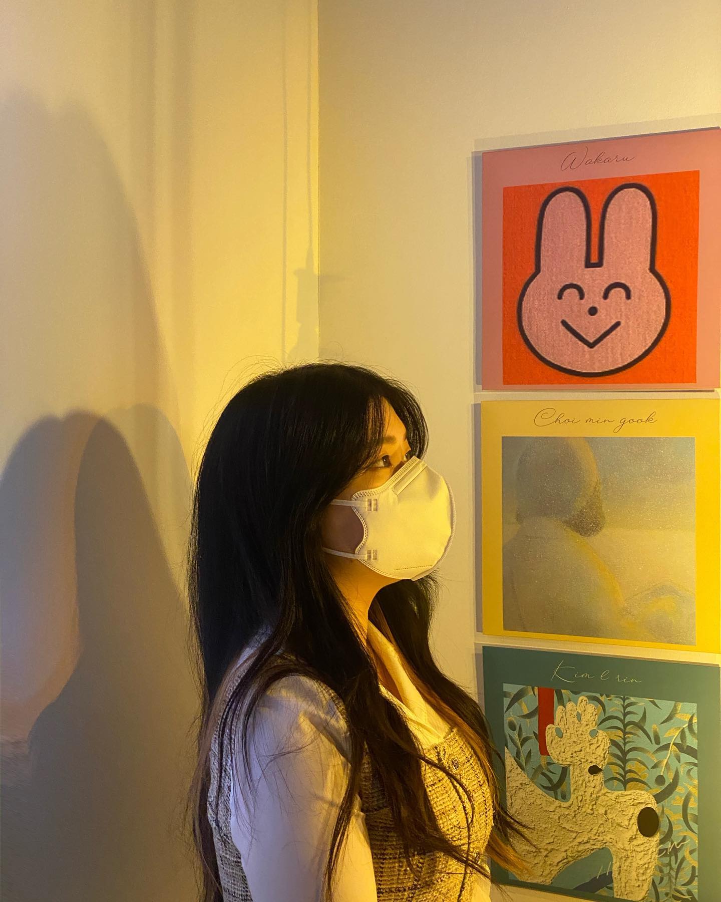 전시회라면 지역안가리고 찾아가던 나한테 너무너무 좋았던 엠엠아트갤러리 전시회! 좋은 기회를 통해 초대해주신 엠엠 아트갤러리 관계자 분들께 감사인사 드립니다🥰
_
다양한 작가님들과 재즈의 매치가 너무너무 좋았던 전시! 앉아서 한참을 재즈에 젖어 즐길 수 있어 좋았고, 특히 포토박스와 여러가지 스타일을 가진 작가님들의 작품을 한 곳에서 만날 수 있어서 너무너무 좋았습니다🥺🤍
_
남포역에서 멀지 않은곳에서 즐길 수 있는 전시회인데다 여러가지 테마를 한곳에서 즐길 수 있어 너무 좋았습니다🫶🏻
.
.
.
#엠엠아트갤러리 #남포동전시회 #부산전시회 #부산여행 #남포동데이트 #남포동핫플 #부산 #부산남포동 #남포전시 #데이트코스 #부산데이트 #부산데이트코스 #like #likeforlikealways #likes4like #follow #followｍe #남포동 #남포 #전시회 #전시 #ootd