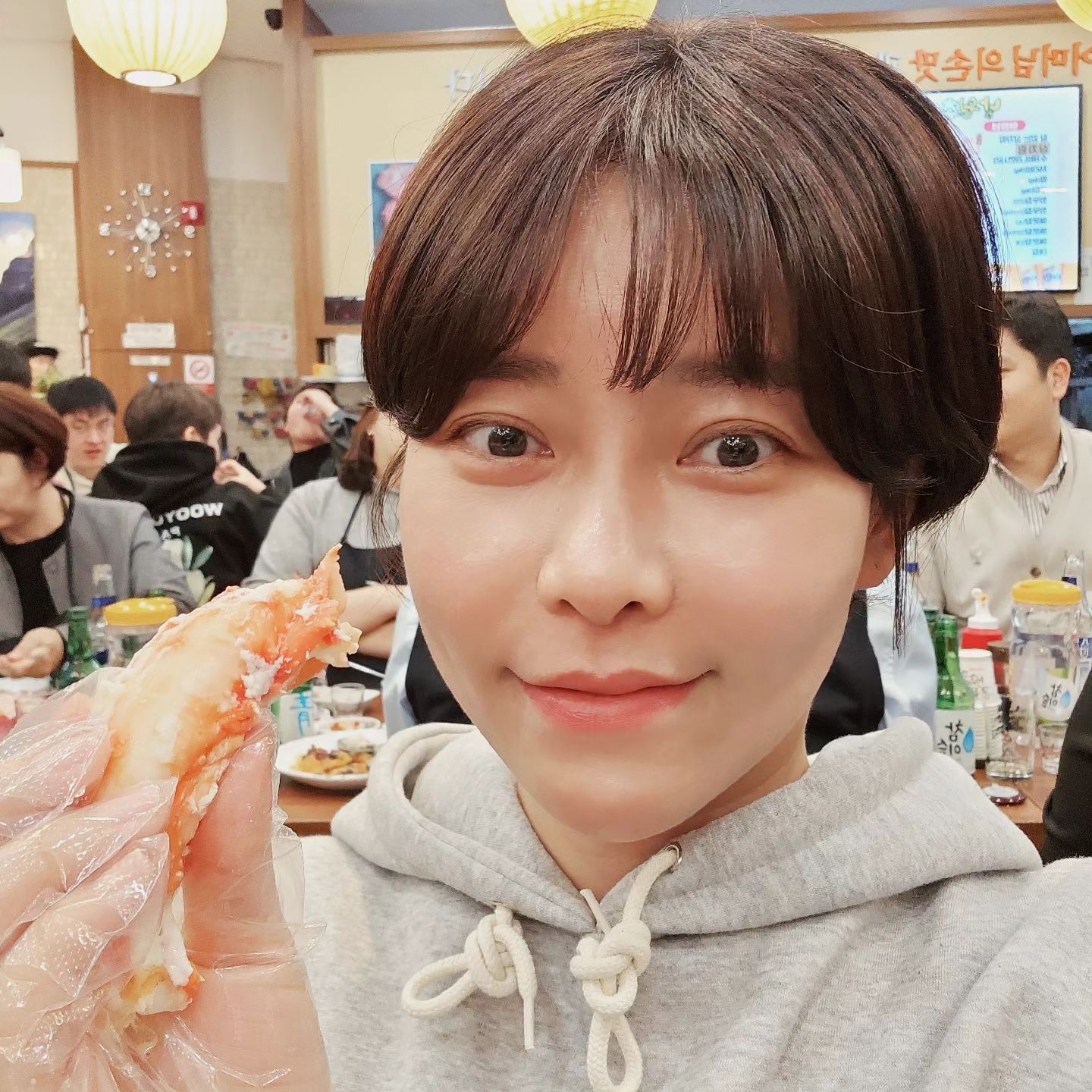 첫방문이었던 #가락시장 완전 좋네요^^
깔끔하고 신선하고 넘 맛있게 먹었던
#킹크랩 #도다리 굿굿!!
#로얄샬루트21 부드럽고 맛있드아~~

#로얄샬루트 #횟집 #남편생일 #생일주간 #나들이 #맛집 #회맛집 #데이트 #모임 #먹스타 #맛스타그램 #먹팔 #푸드스타그램