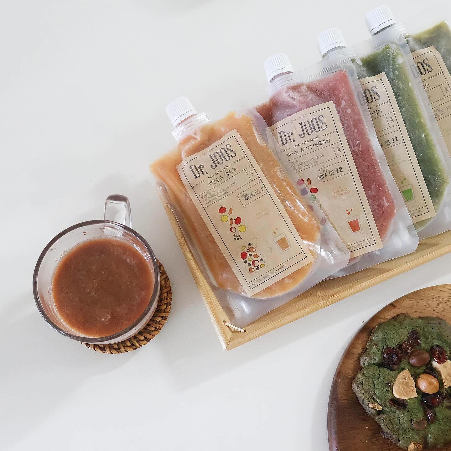 탄단지 세끼 클린한 식단을 실천하는 요즘
아침마다 꼭 챙겨먹는 닥터주스에요 〰️🧡 

채소와 과일의 완벽한 조합으로 이 싱그러움과 달달함을 
담아내다니! 마실 때 마다 감탄해요 🕊️🤍🤍
매일 한포씩 먹으니 쾌변으로 몸이 완전 가벼워요! 
매일 아침 닥터쥬스를 꺼내먹는 기다림이 좋아요 〰️🦵🏻🦵🏻

🜸 ᴛʜᴀɴᴋs ᴛᴏ  dr.joos_official 

 #닥터주스 #해독주스 #디톡스 #디톡스주스 
#건강스무디 #클렌즈주스추천  #CCA주스
#다이어트 #클렌즈 #변비해소 #건강식단 #건강한아침