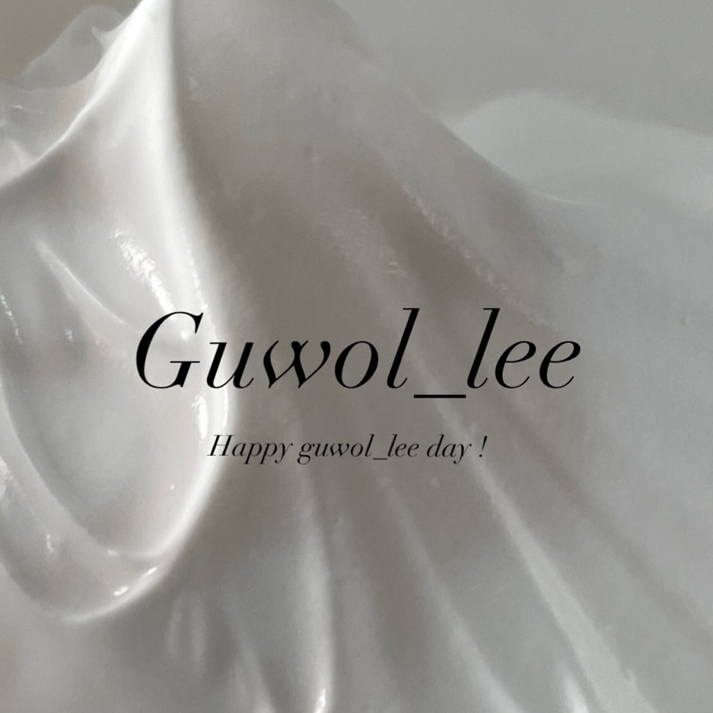 안녕하세요 ! 해피해피 구월리입니다 🍀
다름이 아니라 안내드릴 사항이 있어 글을 적습니다 :)

💌8-9월 긴 휴가💌

제가 오랫동안 너무 원했던 기회를 어렵게 얻게 되어서
8월~9월동언 그 기회를 경험하게 되었습니다 .

아직 자세한 사항은 안내받지 못해서
추후 다시 안내드리겠지만 !

한달내내 매장을 비울수도 있고 , 
하는 일과 병행하여 스케줄을 맞춰 매장을 운영할 수도
있을 것 같습니다.

제가 너무너무 경험하고 싶었고 꿈꿔왔던 일이기에
매장에도 더 도움될 것 같고 저에게도 너무 큰 도움이
될 일이여서 정말 며칠 밤을 지새우며 결정한 일입니다 !

어쩌면 너무 갑작스러운 일이지만,
제가 더 성장할 수 있는 너무너무 기쁜 일이고
놓칠 수 없는 좋은 기회여서 
한달동안 조금만 응원해주시고 이해해주시면 너무 
감사하게 돌아올 수 있을 것 같습니다 !🩵

구월리는 긴 휴가를 갖기 전인
7월말일까지 휴무없이 쭉 영업합니다 ✨
방문 예정이셨다면 휴가 전 많이 놀러와주세요 🍀
긴 글 읽어주셔서 감사드립니다 ! 🙇🏻‍♀️

✔️추가적인 자세한 사항은 그때그때 올려드릴게요✔️