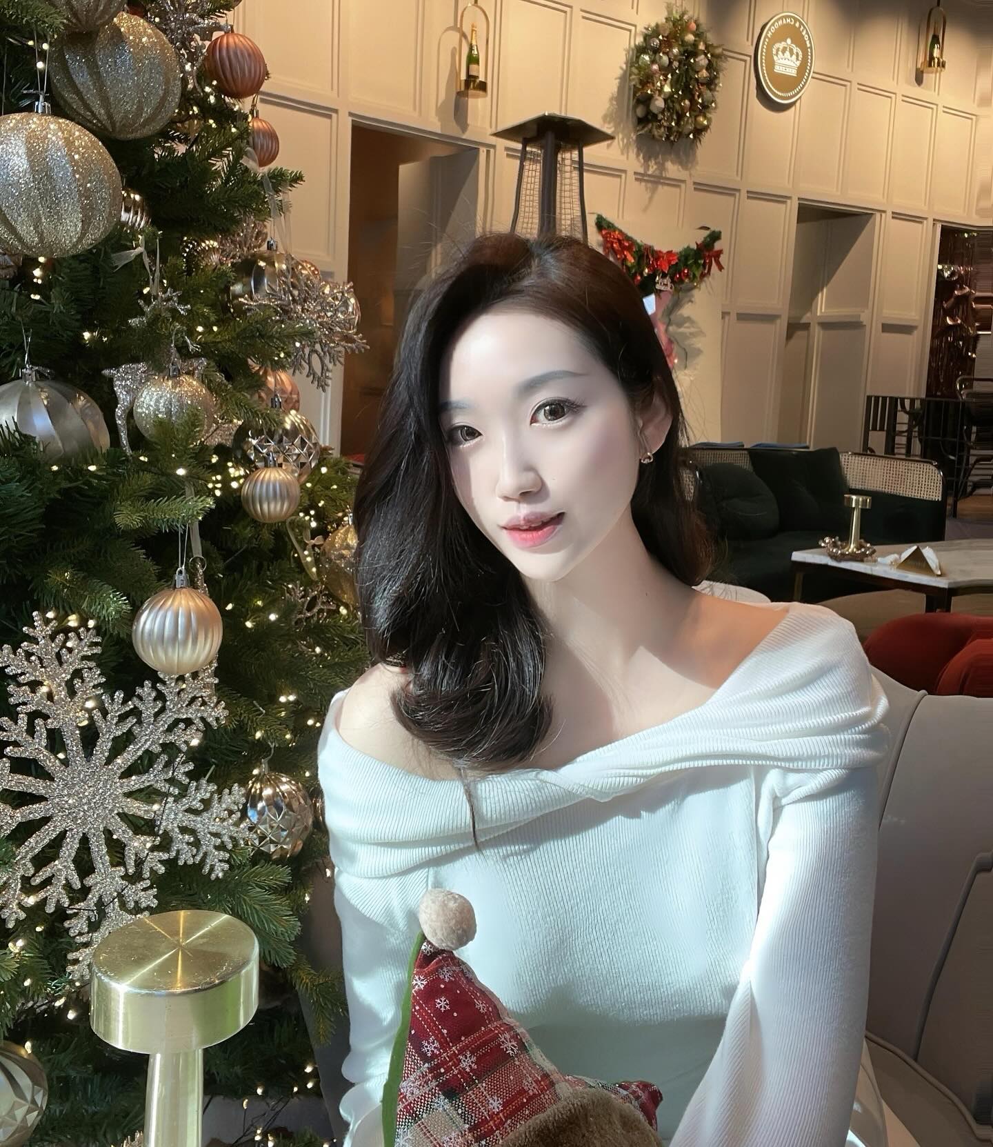 나름 #크리스마스 #트리 마주친 날..🎄#블록체인블록페스타 #이국도산 #아베크청담 #리마크스압구정 #2023년 은 #클쓰 기대안하구 일하려 했는데 여기저기 잠깐 밥먹구 트리도 구경하구 :) 사실 더 좋은건 외부적으로 #성장 할 수 있도록 많이 배워나간 자리도 많고 좋은 분들도 많이 만나뵙게 된 #연말 이라 좋아... ✨