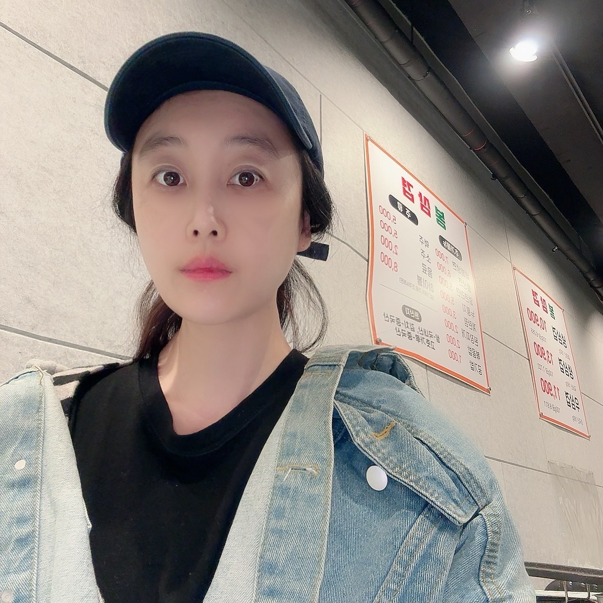 아~ 속쓰려 ㅠ.ㅠ
한껏 취한날.. 어제.. 
집앞 삼겹살집 갔다가 과음하고... 
오늘 하루종일 속쓰려죽는줄..🥹
술 취해서 노래방가서 4만원이나 썻.... ㅋㅋㅋ 
노래방비 왜 비싸요? 

#삼겹살집바로옆이왜노래방인데 
#취하니까가고싶쟈나
#이제안가