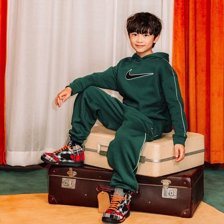 #나이키 #nike nike 
황찬서 #나이키키즈 #nikekids nikeseoul 
#나이키코리아 #nikekorea #조던 #나이키셋업 

#134cm26kg9살 #주니어모델 
#나이키일곱번째촬영 

.
.
.

내일은 
나이키 촬영데이 ❣️

오늘은
겨울방학 첫 눈놀이로
행복한 찬서에요 👀