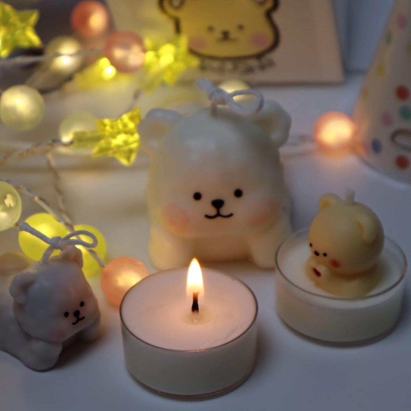 #곰돌이캔들 🐻맛집 어뮤징🌟
보기만해도 힐링🥰 그 자체
캔들인데 넘 귀여워서 인테리어소품으로 쓰고
상콤달콤한 #복숭아향기 🍑가 넘 좋아서 
방향제 대용으로 쓰는중
#곰돌이소품 #아기자기한소품 좋아한다면 찐 강추
너무너무 사랑스러워🩷💛

#인테리어캔들 #캔들 #귀여운소품 #곰돌이 #티라이트
#캔들쇼핑몰 #귀여운캔들 #예쁜캔들 #소품 #amusing