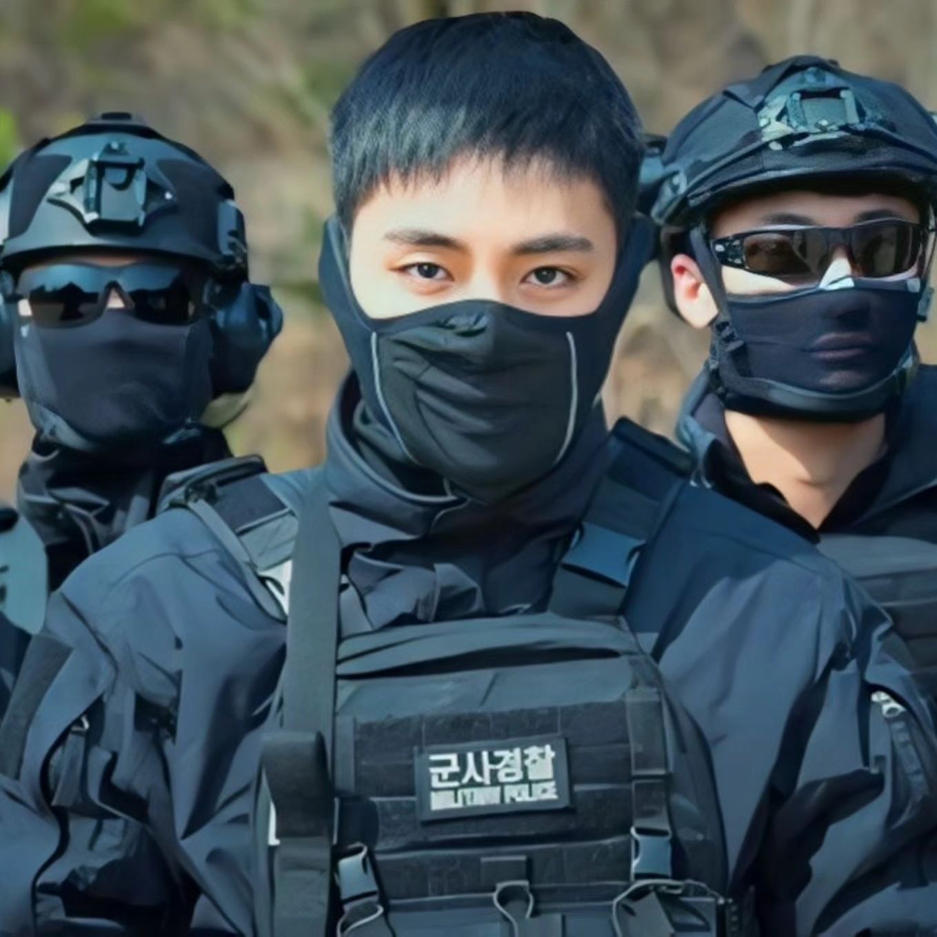 저를 군대보내주세요
제가 아미거든요... 😭