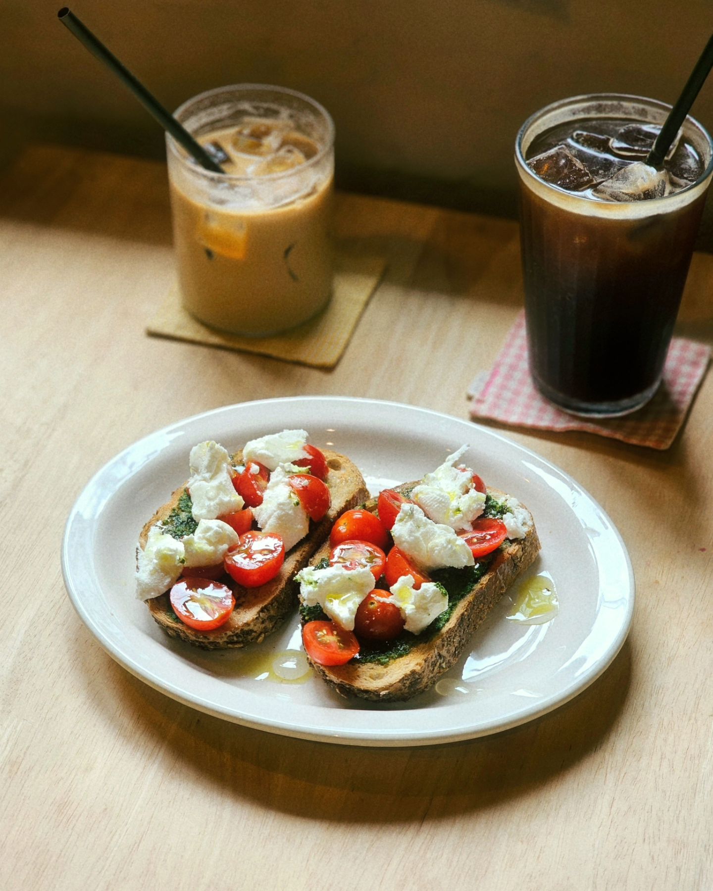로스빌리지💐
⠀
⠀
⠀
 
🥞로스프렌치토스트
🥞바질토마토리코타
☕아이스아메리카노
☕아이스라떼
 
⠀
 
⠀
 ​
Heart Score : 💖💖💖🤍🤍
⠀
⠀
⠀
*̩̩̥*̩̩̥ ୨୧ ⑅ ୨୧ *̩̩̥*̩̩̥

의정부 로스빌리지
ross_village

✼• ┈┈┈┈┈┈┈┈┈┈┈┈┈┈┈┈•✼

📍경기 의정부시 호국로1298번길 19-9
⏰월,화,수,금 11:00~20:00
토,일 11:30~20:00
📅목요일 휴무
🚗주차 불가

✼• ┈┈┈┈┈┈┈┈┈┈┈┈┈┈┈┈•✼​​​​