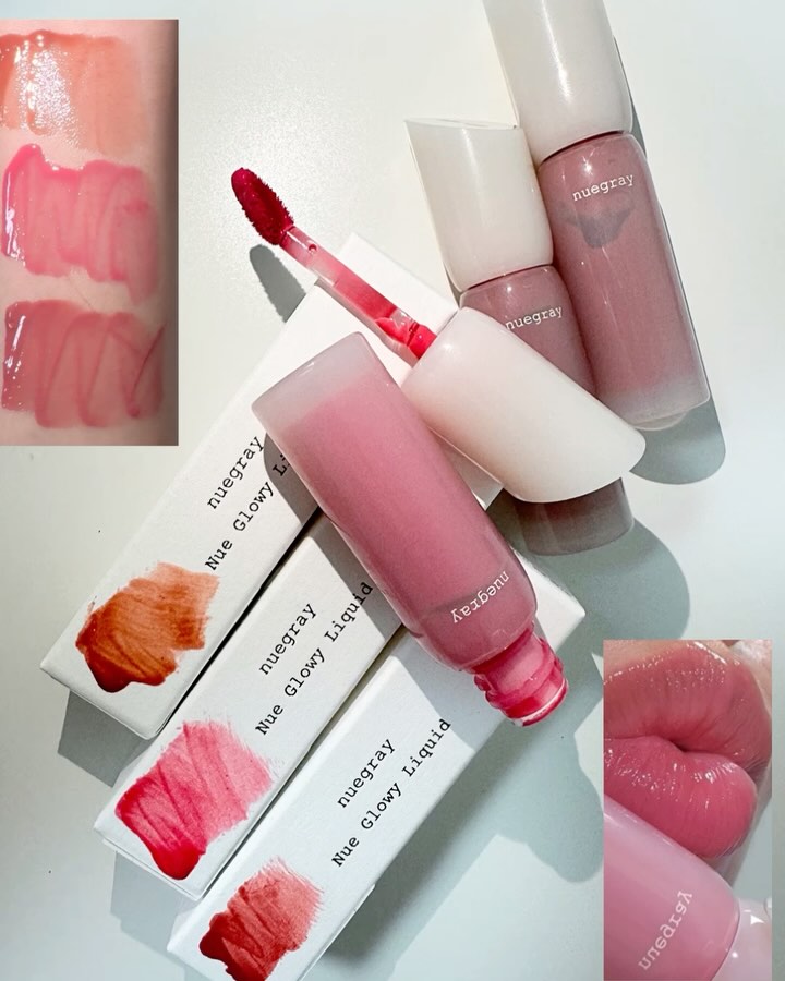 powderroom.co.kr nuegray #광고#AD #제품제공 #파룸체험단 #누그레이 #누글로이리퀴드 #nuegray #nueglowyliquid #립추천 

➡️수분과 오일의 최적 배합으로 맑은 생기와 광감을 표현하는🩷
누그레이의 글로우 틴트✨✨

이전 제품에서 터치업 된 제형으로 더 맑아진 발색감!🫧
40% 수분함량으로 입술에 편안함과 촉촉함 유지💦

🧡#1 누드레스 Nue dress✅
온화한 립 베이스 노트의 베쥬 아프리콧
 (white based) (fragrance-free)

🩷#3 헤븐리 Heavenly✅
맑은 분홍빛 은은하게 퍼지는 텐더 핑크
(white based) (fragrance-free)

#4 예예 YÉ-YÉ-
싱그러운 흑자두와 베리 시럽이 섞인 플럼 베리
(clean based) (fragrance-free)

#6 누커리어 Nue Career
오묘한 깊이감을 주는 베이지 모브
(white based) (fragrance-free)

#7 디지 Dizzy
차분한 포인트가 되는 모브라우니
(clean based) (fragrance-free)

#8 뮬 Mule
순도 높은 맑은 오션 레드
 (clean based) (fragrance-free)

💛#9 토슈 Toe shoe✅
섬세한 새틴 피치 감도의 뮤티드 베이지 피치
 (white based) (fragrance-free)

#10 리보닛 Ribbon'it
빈티지 로즈가 담긴 뮤티드 베이지 모브 
(white based) (fragrance-free)

#뷰티#뷰티맞팔 #뷰티소통#뷰티그램#코덕맞팔#koreanbeauty #kmakeup#makeupreels#heart#ugccreator