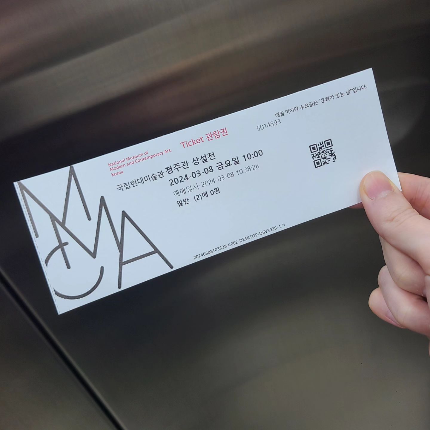 채연이랑💕
진짜 오랜만에 미술관갔다가 애슐리.
뷔페는 나랑 안맞음.
애슐리에서 30분만에 나오는사람이 어딨냐고ㅋㅋㅋ
그치만 배가부른걸..?