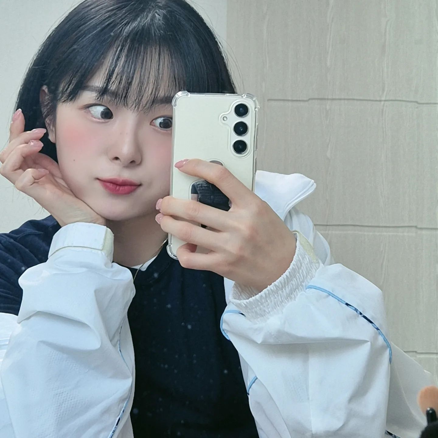 💭

#selfie #selca #일상 #메이크업 #단발스타일 #인스타