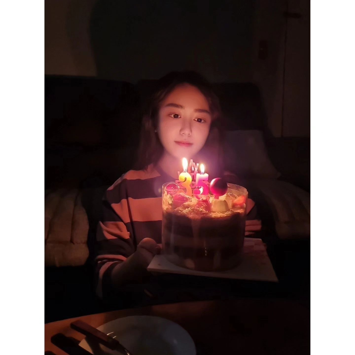 그래서 35번째 #생일주간 시작 🎂
어우 #쌩얼 머냐 🫥
.
.
.
.
.
.
.
.
.
#우리가족고마워 #사랑해 #나는폐인 #35번째생일 #셀카 #셀스타그램 #맞팔 #일상 #셀피 #좋아요 #좋아요반사 #데일리 #팔로우 #소통 #얼스타그램 #좋반 #오오티디 #일상스타그램 #선팔하면맞팔 #카페 #선팔 #인친 #좋반테러 #팔로우미 #생일스타그램