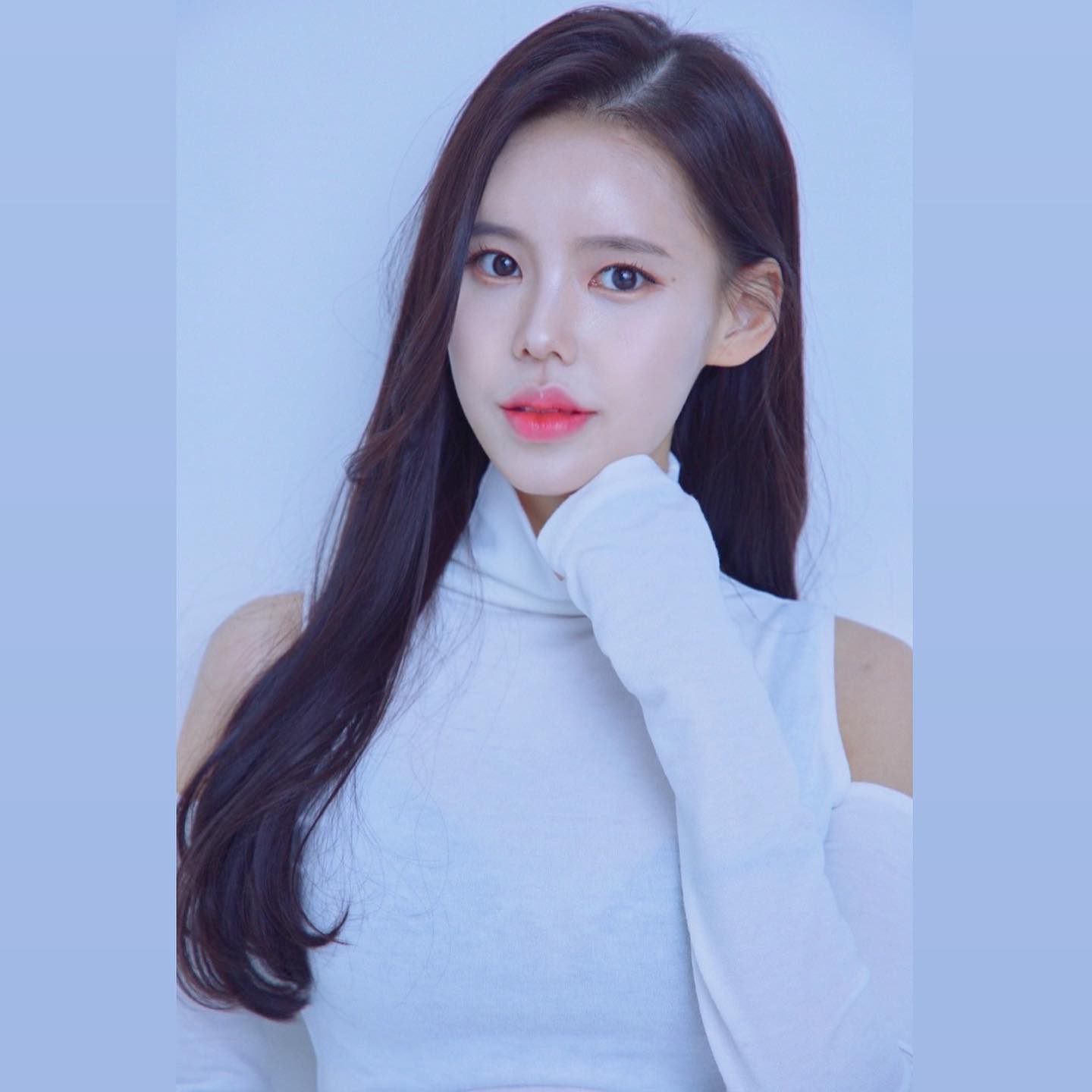 🤍나름 성공 웜톤으로 또 찍고싶다
#쿨톤프로필 #소회모먼트 #일반인프로필