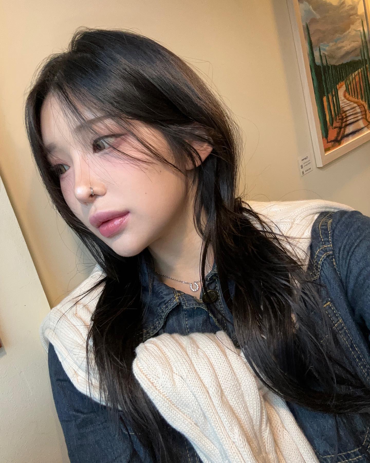 오랜만에 머리하구 셀카🤭
a.rgyol_vita
#아르결 #홍대미용실