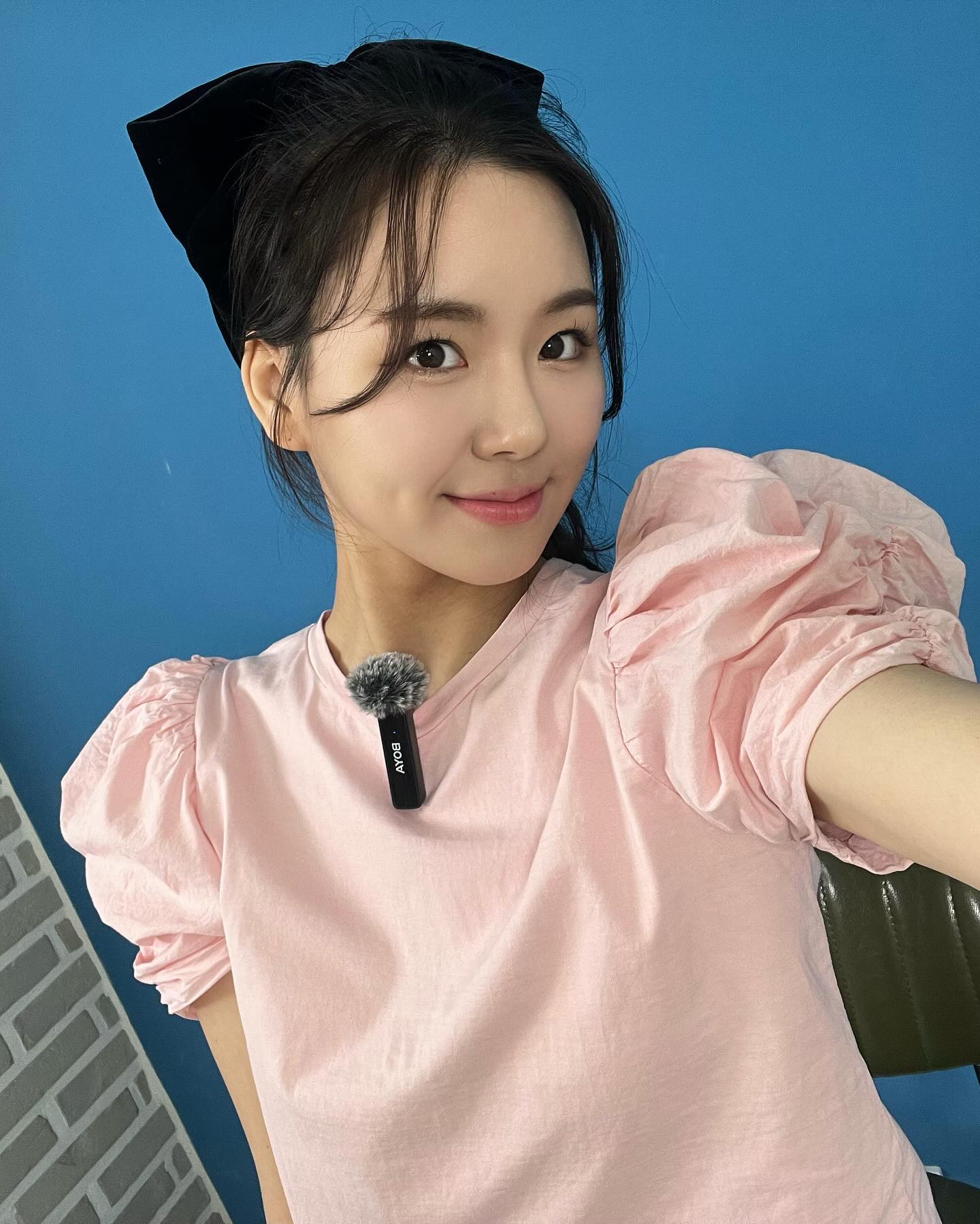 일상모음zip
짱우엄마라서 키즈방송도 하고있고요 덕분에 간식들도 왕창 생겼고요..
요즘에 사진을 안찍어서 올릴게 없고요..
장우 돌사진 돌잔치 돌스냅 아무것도 정리 못했고요..
샤넬이번시즌 맘에 쏙드는데 받아낼 명분이 없고요..(생일9달 남음)
오빠가 꽃길만 걷자고 사준 신발 오늘 개시할거고요..

!정신차리고 살자!

#라이브커머스#쇼호스트#키즈쇼호스트