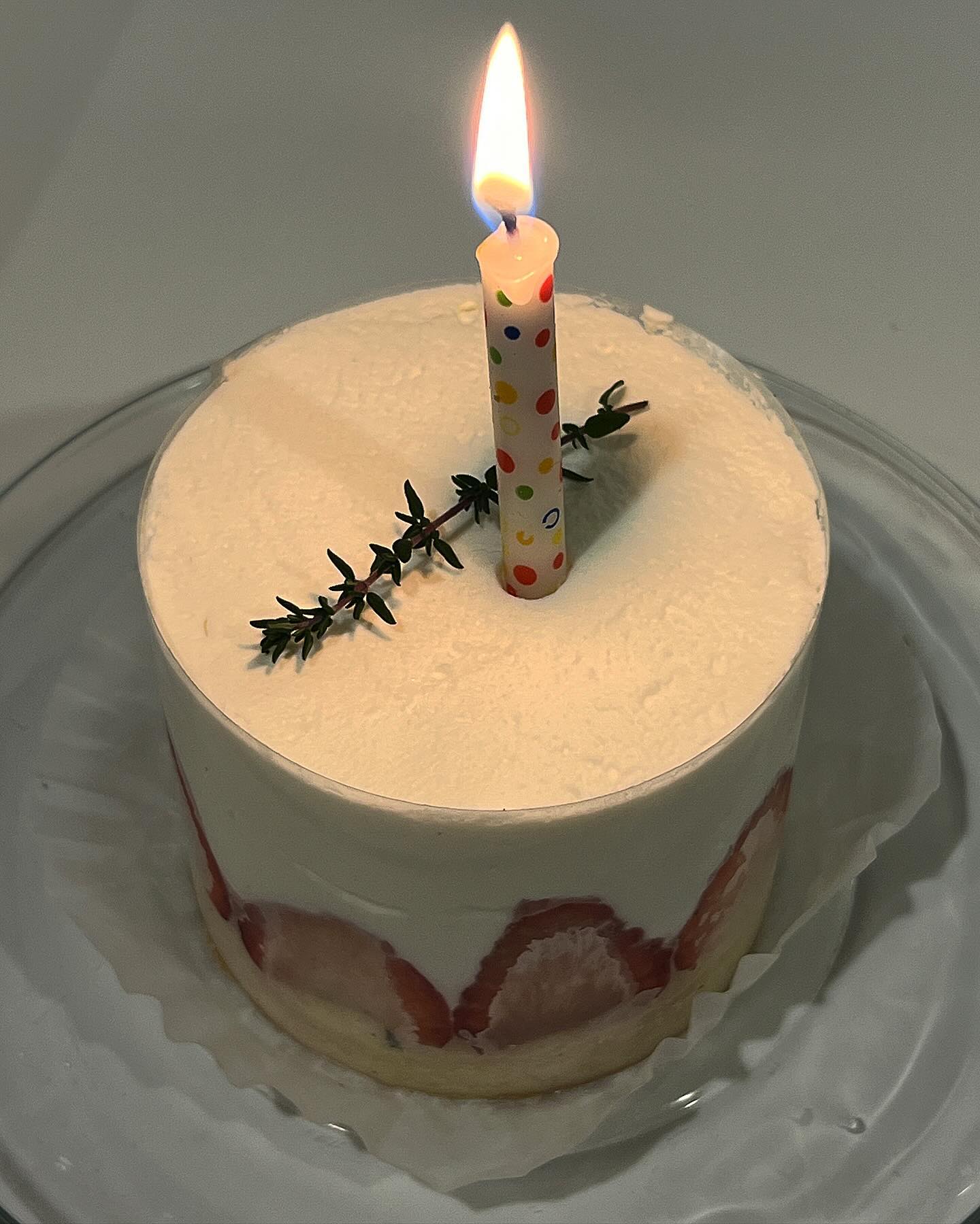 🤍왕눈이HBD🤍
영상 올리고 싶은데 허락 받는 중… 
사진 쟁탈전 피 터지는 경쟁이었다……
해삐해삐 
영통걸려고 했는데 못 걸어서 미안해 노디 
너와 고근이의 빈자리.. 우리 너무 느꼈쟈냐…..
담엔 안산에서 만납시다
#포에버
모스트모어 사장님의 센스에 너무 감사했습니다:)