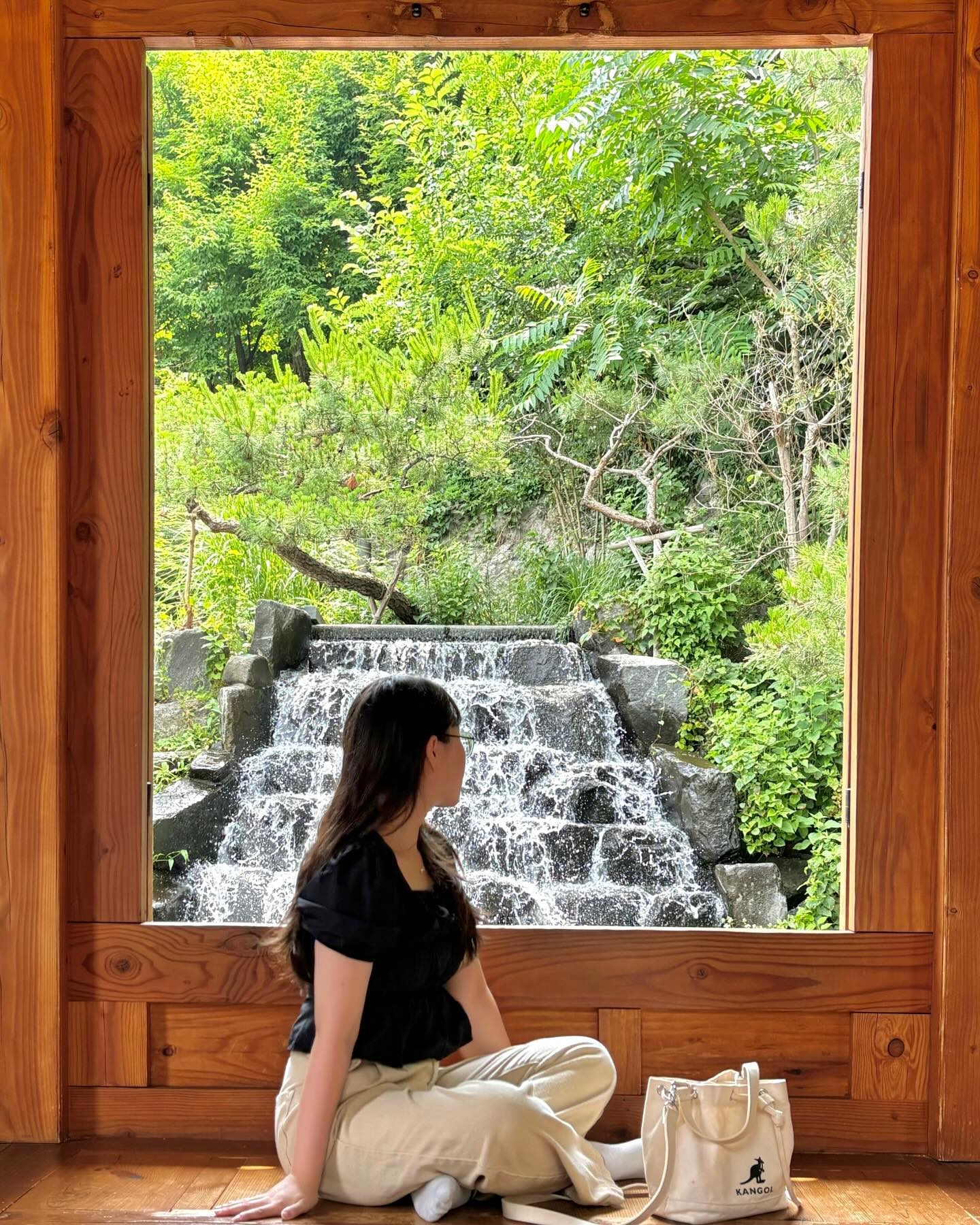 진짜 오랜만에 부암동☀️

#부암동 #청운문학도서관 #클럽에스프레소 #파란대문