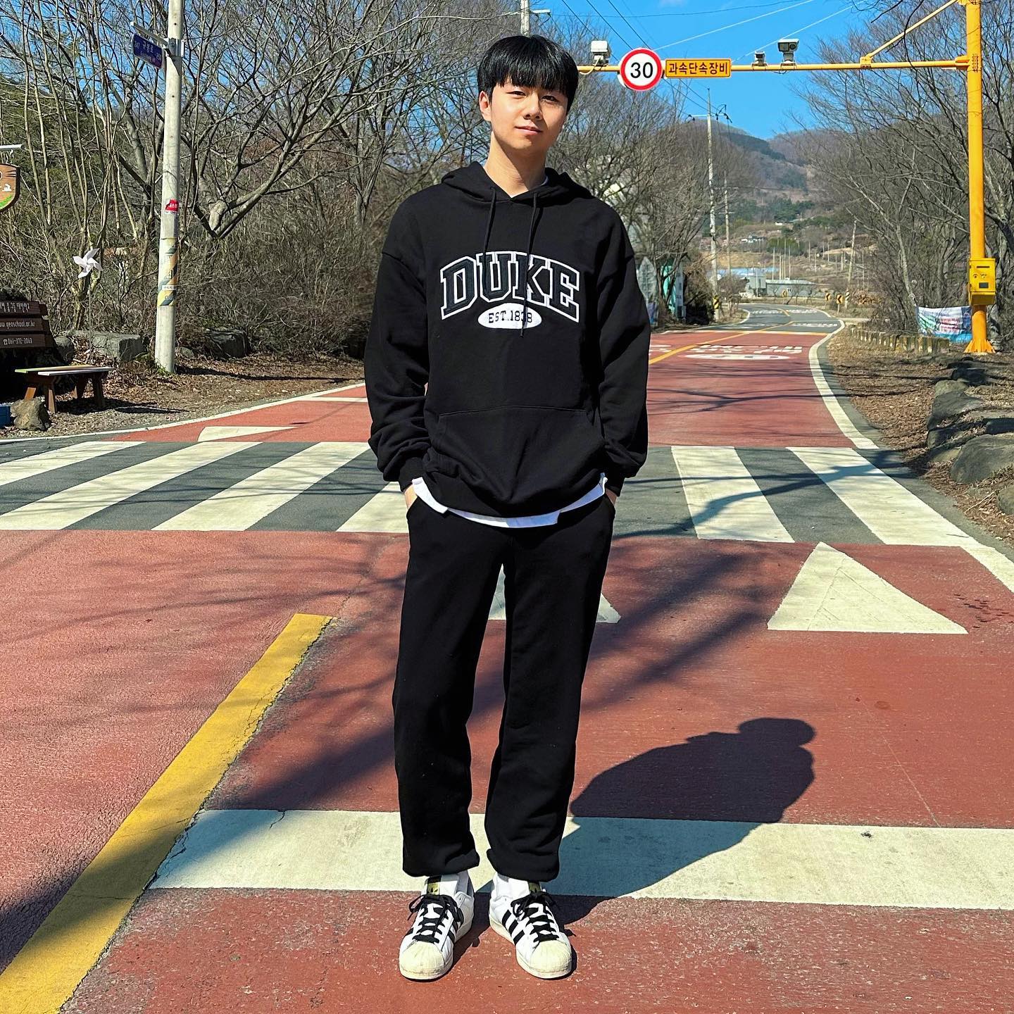 #광고 가성비 의류 스토어 shop_t.to.t 를 소개합니다!!

 오늘은 의류스토어 shop_t.to.t 에서 [남성 탑 맨투맨 후드티 - FREE]를 제공해주셨습니다!!

shop_t.to.t 의 가장 큰 매리트는 배송비가 무료인 것과 타 브랜드와는 차별화되는 가격대비 옷의 핏감이라고 생각됩니다!! 👍

 제가 착용하고있는 제품 이외에도 여러 제품들을 판매 중이니, 한번씩 구경해보시고 가성비 의류들 득템하시는건 어떨까요? 😎

⏬ shop_t.to.t 링크 ⏬
https://m.smartstore.naver.com/ttotshop