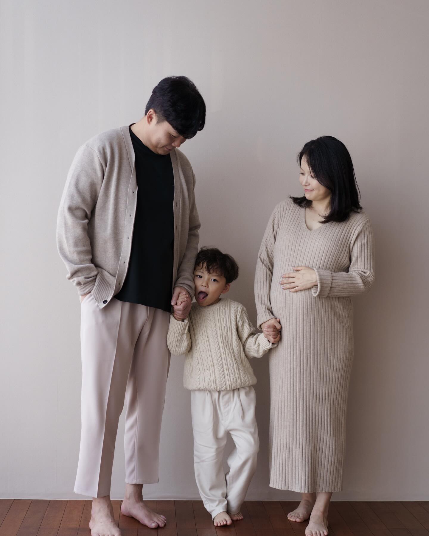 Hajun&Hari💓

어느새 만삭촬영,👨‍👩‍👧‍👦
장난꾸러기 하준이와의 촬영은 너무 힘들었지만
첫 네가족 사진🤍

🏷️ 디어제이스튜디오 - dearjay_studio 💓
#디어제이스튜디오 #만삭촬영 #만삭사진 #만삭스냅 #가족사진 #가족스냅 #임산부기록 #임신기록 #예비딸맘
-
#하준하리그램🎶