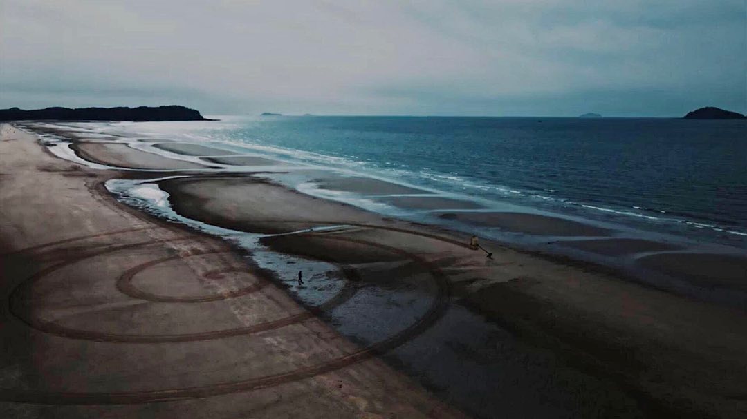 장재우 감독님 영화<소용돌이>의 음악을 작업했습니다.🌀