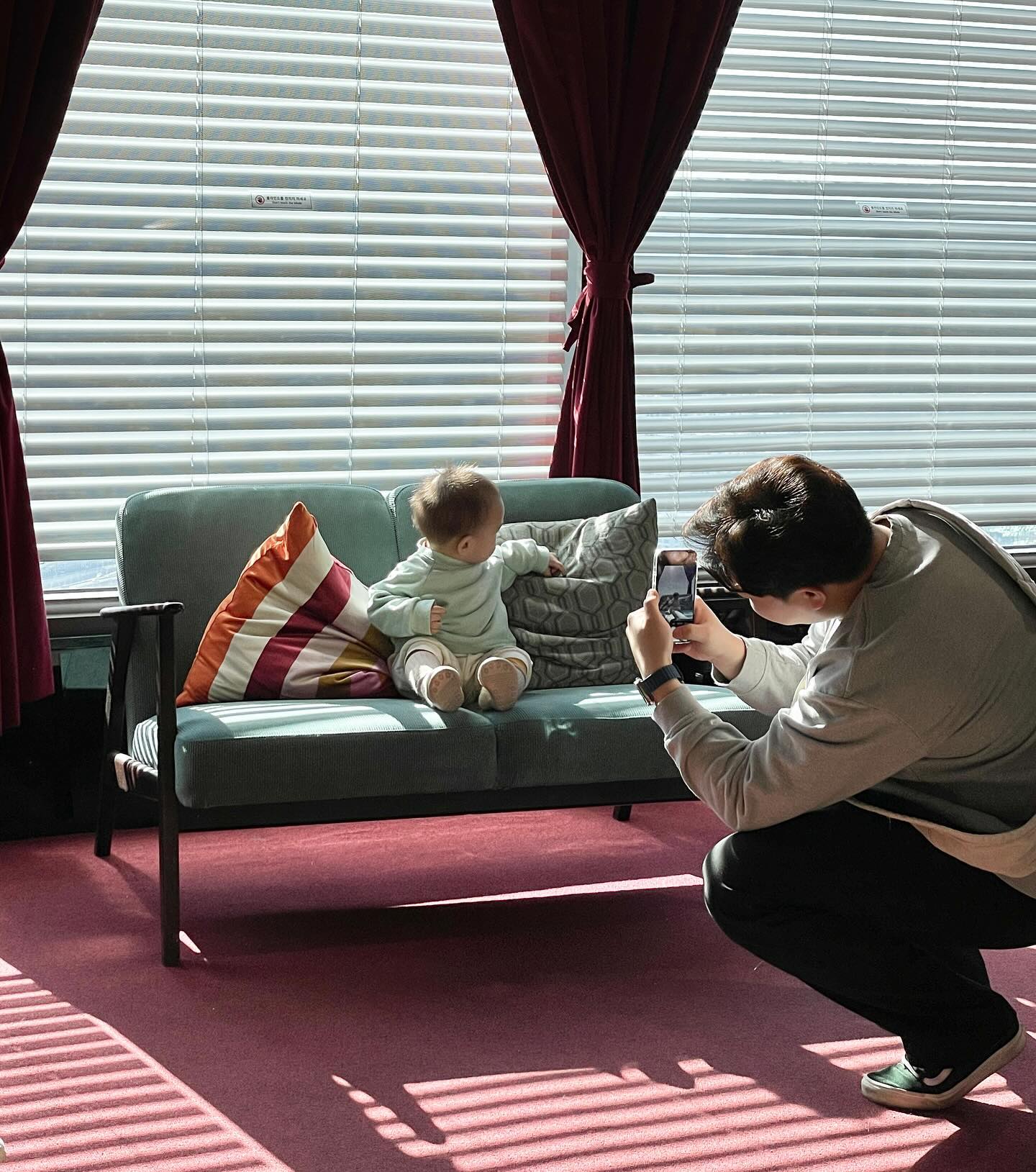 내 최애 사진을 맨 앞으로 👦🏻👶🏻
63빌딩에서 전시회도 한다길래 패키지로 다녀왔는데
지호 문호ㅏ 체험을 가장한 부모 데이트
최애 중국집도 다녀오고 지호 저녁밥 안챙겨와서
게살볶음밥 무염으로 주문했는데 많은 기름은 간과했다는 사실
결국 볶음밥도 노맛으로 우리가 먹었담 🤦🏻‍♀️

#63빌딩 #도원 #맥스달튼