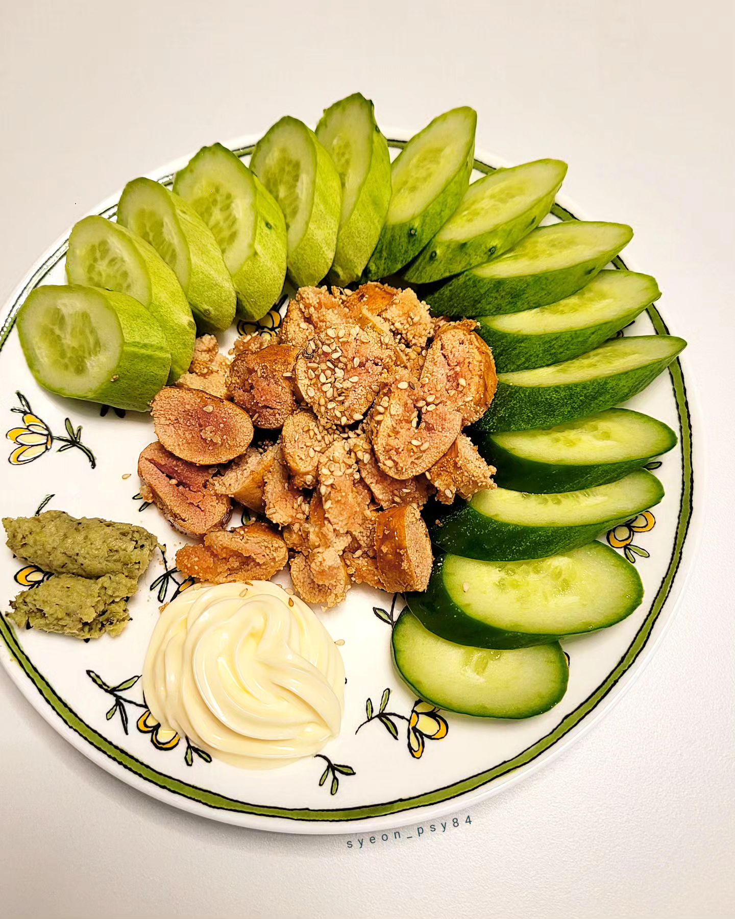 𝑷.𝑺.𝒀 𝒅𝒂𝒊𝒍𝒚 𝒔𝒕𝒐𝒓𝒚

언제 먹어도 맛있다! 명란이 간이 딱 죠아씀~ 지금 다시보니 접시기가 이쁘군!! 먹고 마시느라 놓쳤었...ㅋㅋㅋ
⠀
⠀
⠀
⠀
⠀
⠀
⠀
⠀
⠀
⠀
