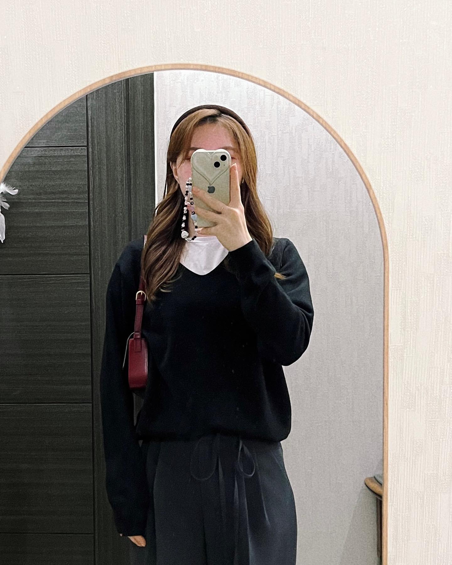 📍목요룩
⠀
⠀
벌써 겨울준비하나했는데
가을 찐득히 즐기는 이번주 넘 조아유🤎🍂🤎
부지런히 가을장단 맞추는즁..😊
⠀
#목요팅 #출근슬랙스코디 #가을슬랙스 #니트레이어드