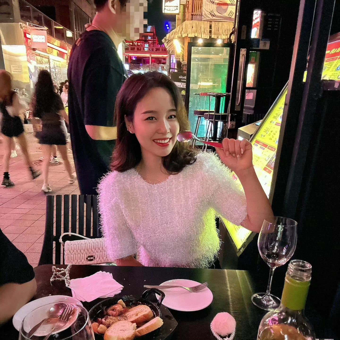 신랑이 담아준 그 날의 나💃
갖은 재간을 다 떨어보았다🤣
