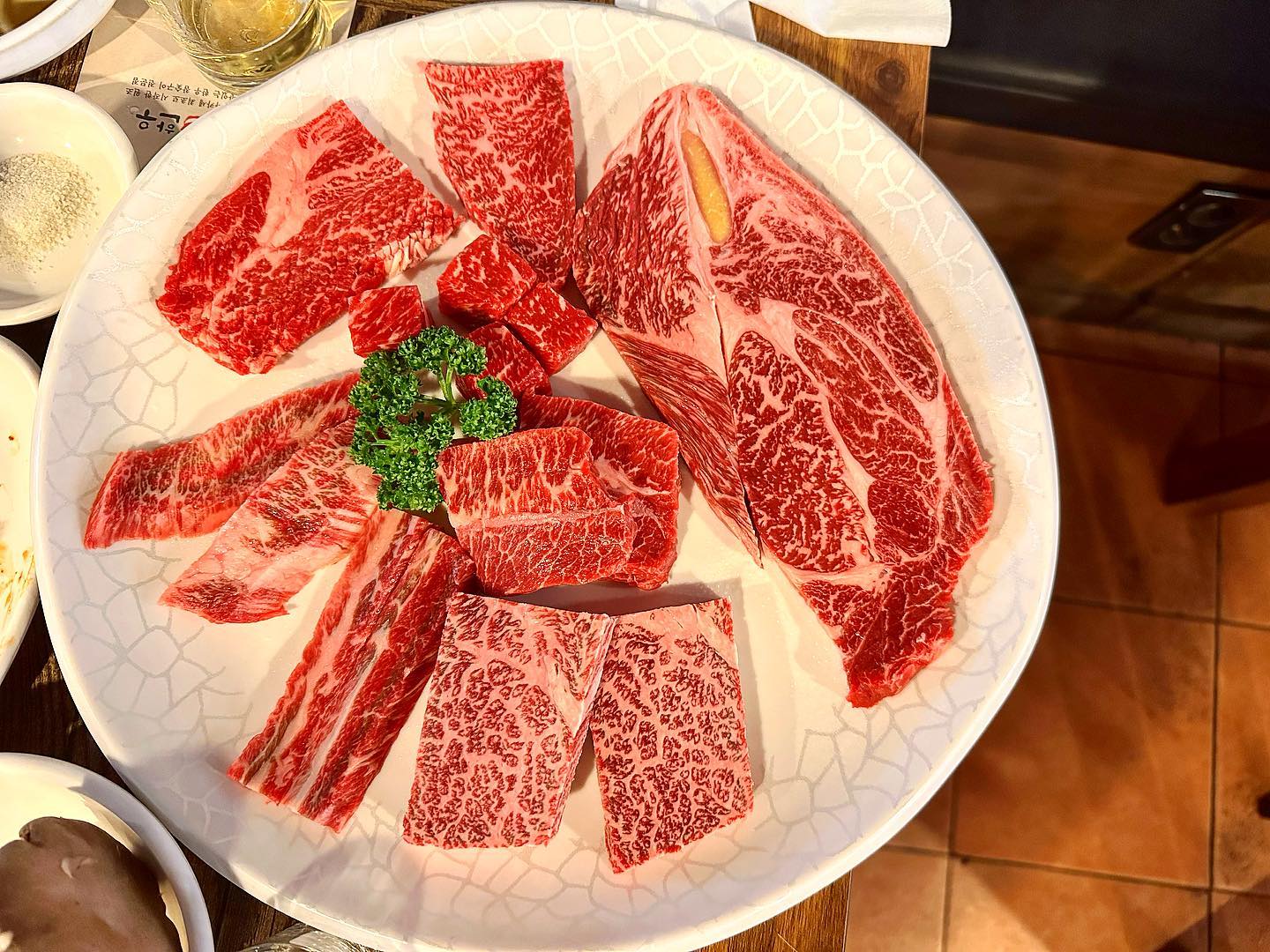 회식.
3주만에 또 방문!
.

#룡룡맛집 #맛있는 #한우모듬 #한우맛집 #연산동 #한우맛집 #한우모듬세트