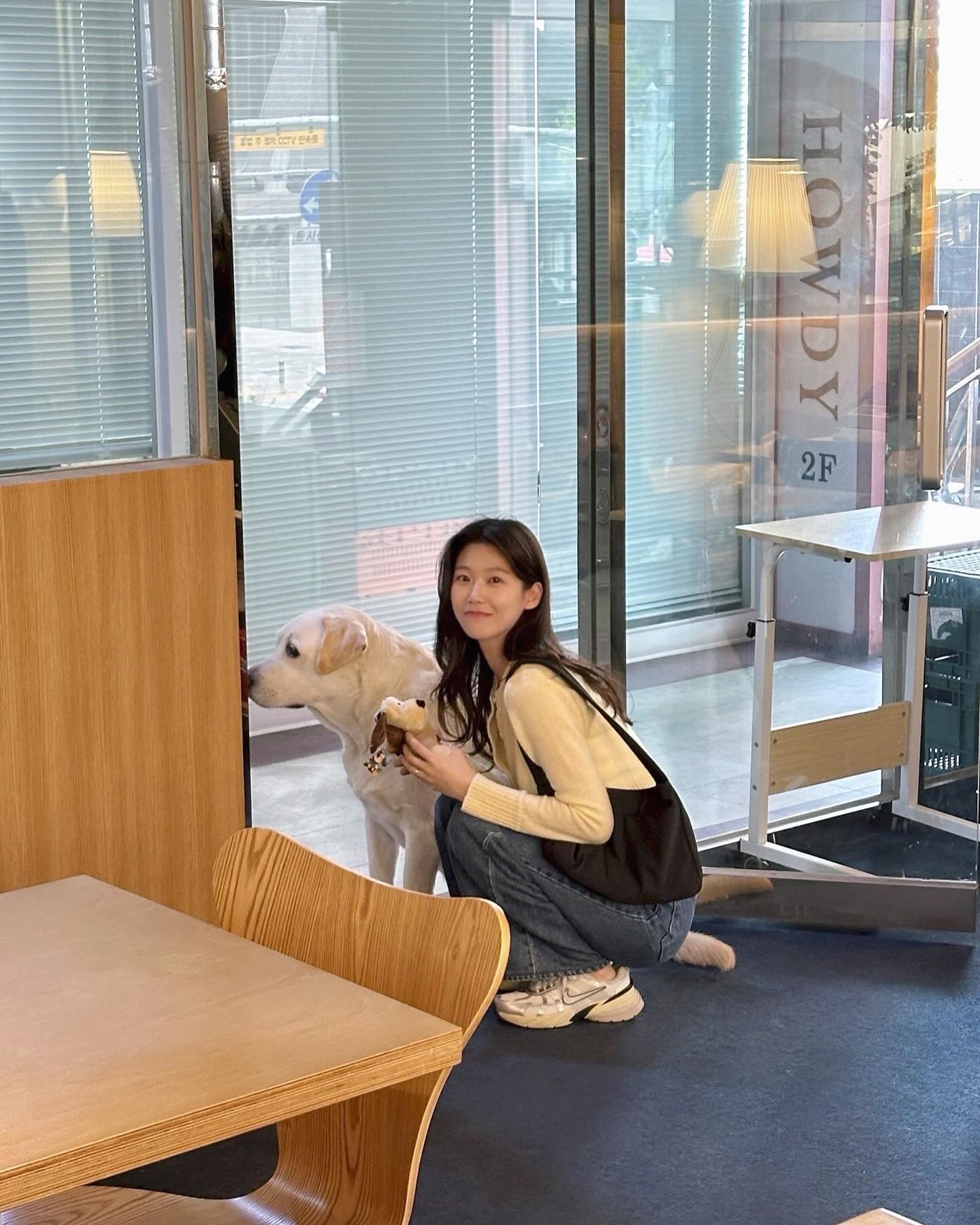 #협찬 내가 조아하는 것들 잔뜩 
어디든 잘어울리는 가방도 댕댕이두 ..💛

#질바이질스튜어트 #JILLBYJILLSTUART #질러크루 #질러크루5기 #24SS #코라나일론숄더백 #나일론숄더백 #숄더백 #가방추천