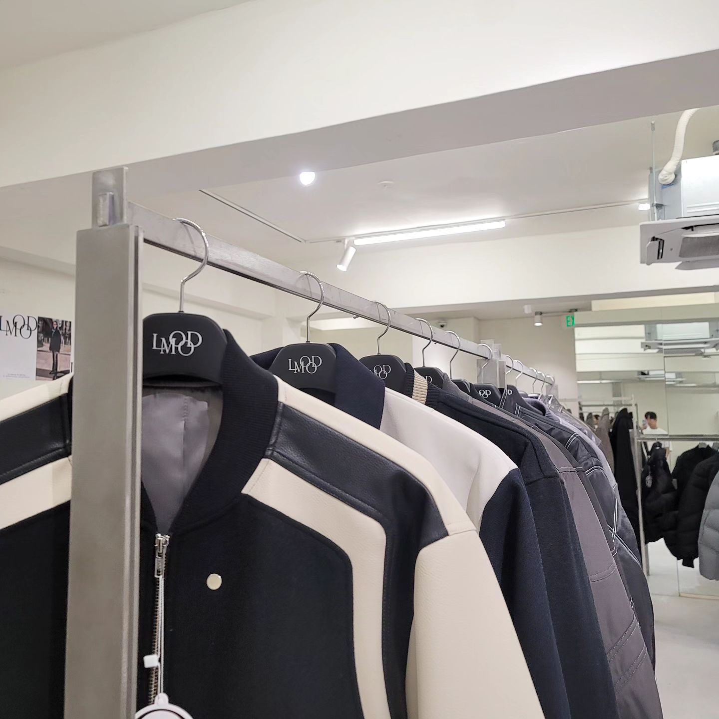 Outer JMT
엘무드 방문
#엘무드 #엘무드팝업 #엘무드이벤트