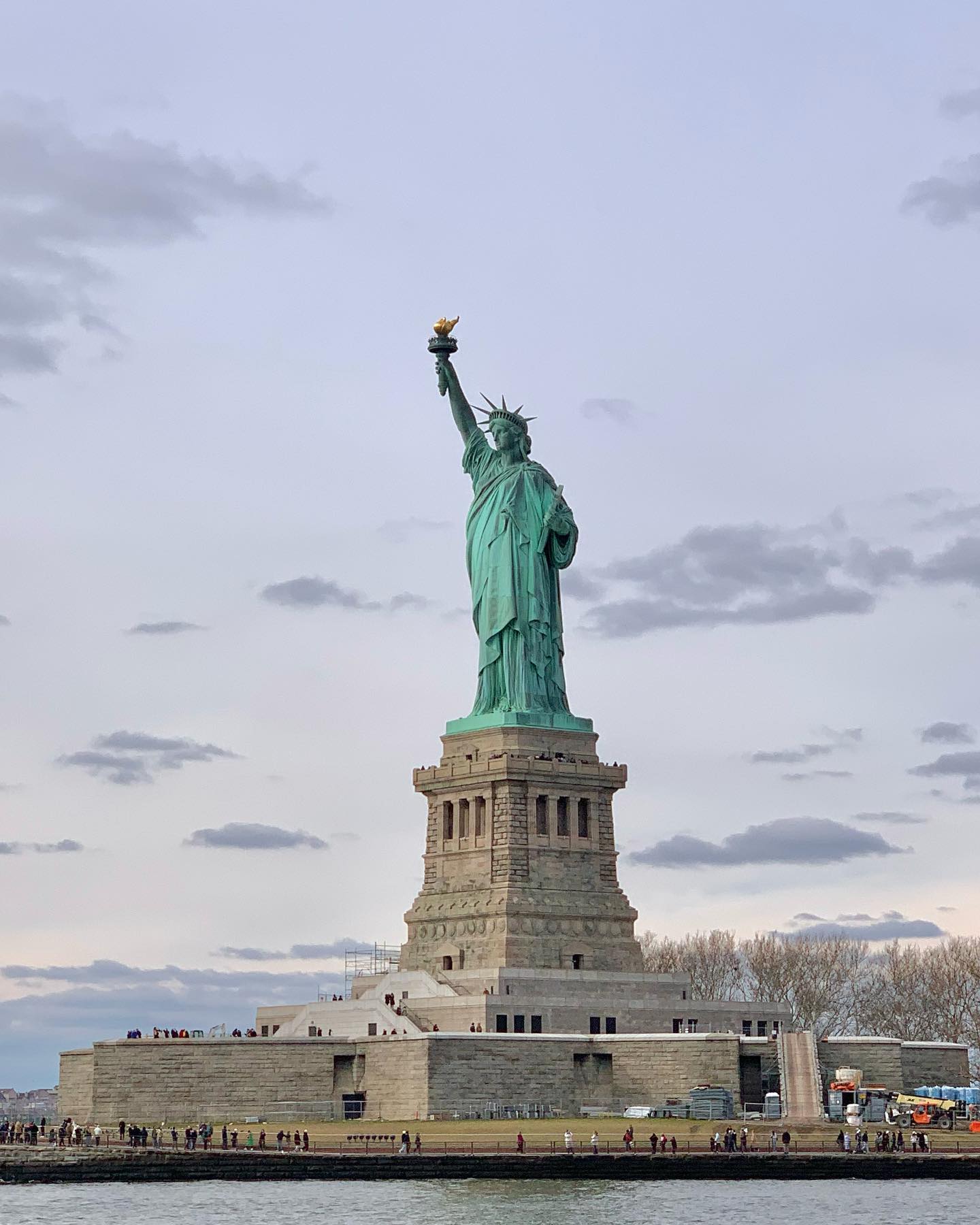 Statue of Liberty 🗽

자유의 여신상을 실제로 볼줄야,, 출장 마지막 날 유일한 자유 🤍
 
 
 
 
#statueofliberty #🗽 #자유의여신상 #페리 #뉴욕 #뉴욕출장 #뉴욕여행 #뉴욕맛집 #뉴욕일상 #newyork #newyorkcity #newyorker #여행 #여행스타그램 #미국 #미국여행 #미국일상 #selca #selfie #selstagram #daily #insta #dailylook #오오티디 #ootd