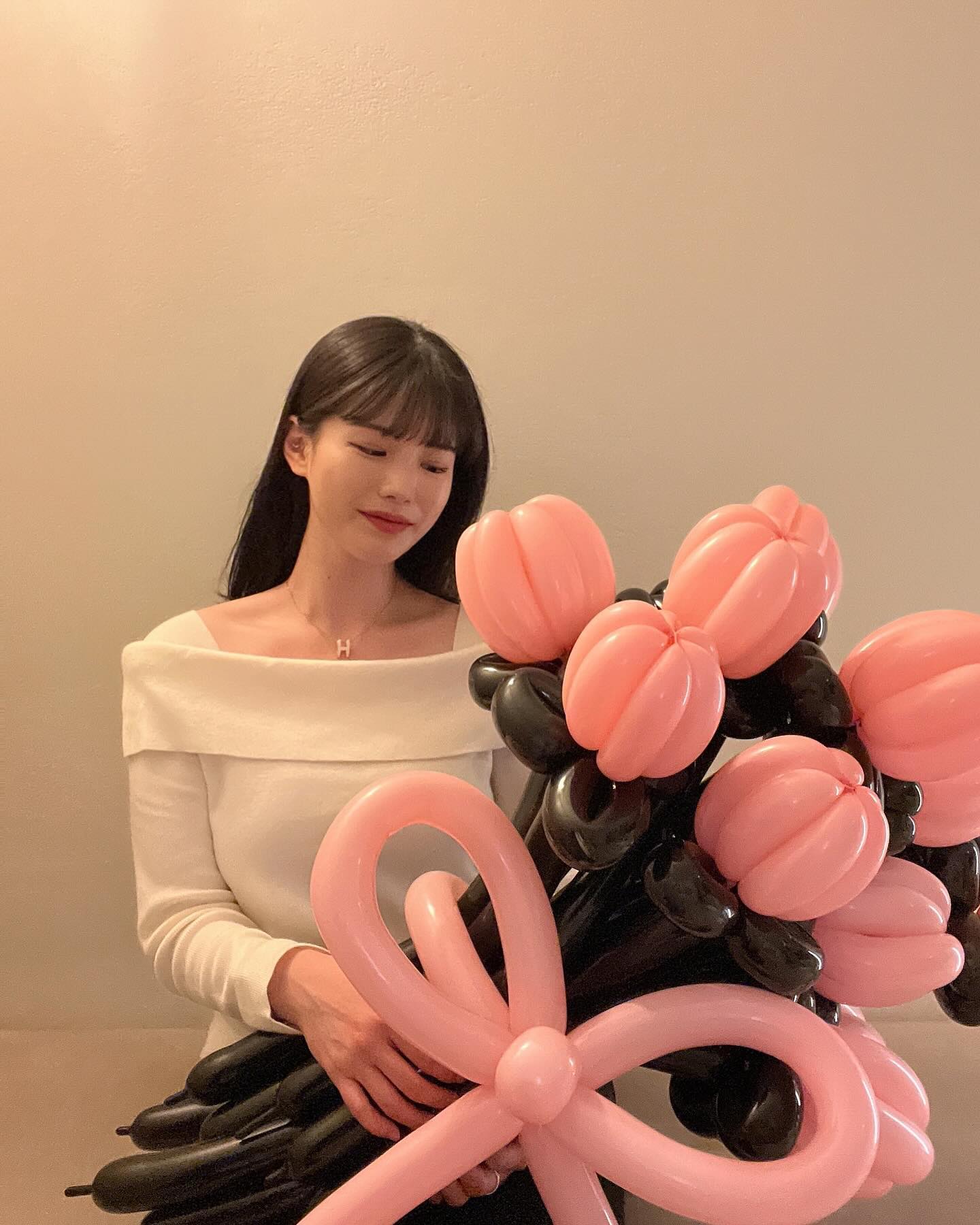 아직 만 25세입니다만?